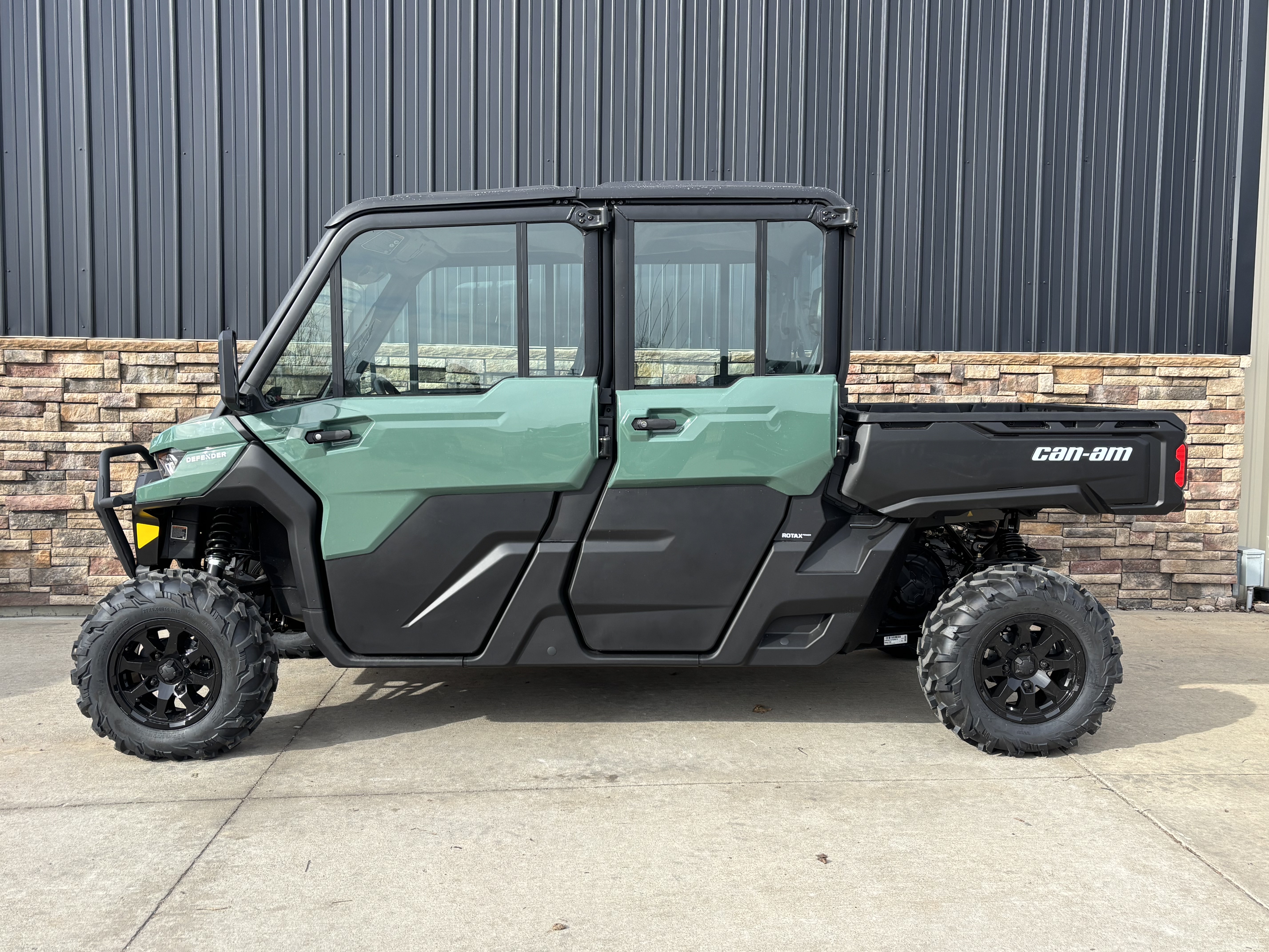 2026 Can-Am Defender MAX DPS CAB HD10 in Columbia, Missouri - Photo 1