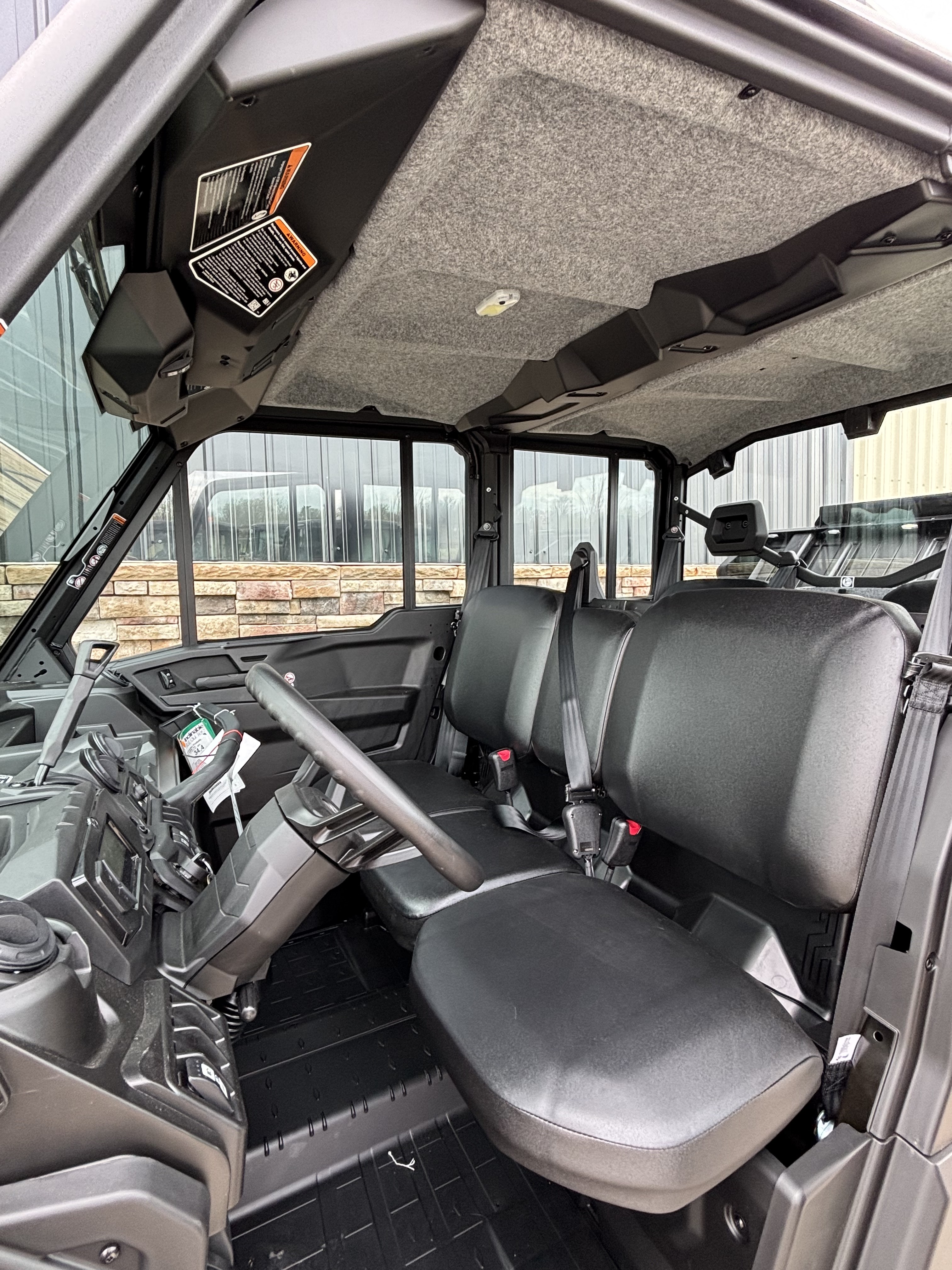 2026 Can-Am Defender MAX DPS CAB HD10 in Columbia, Missouri - Photo 9