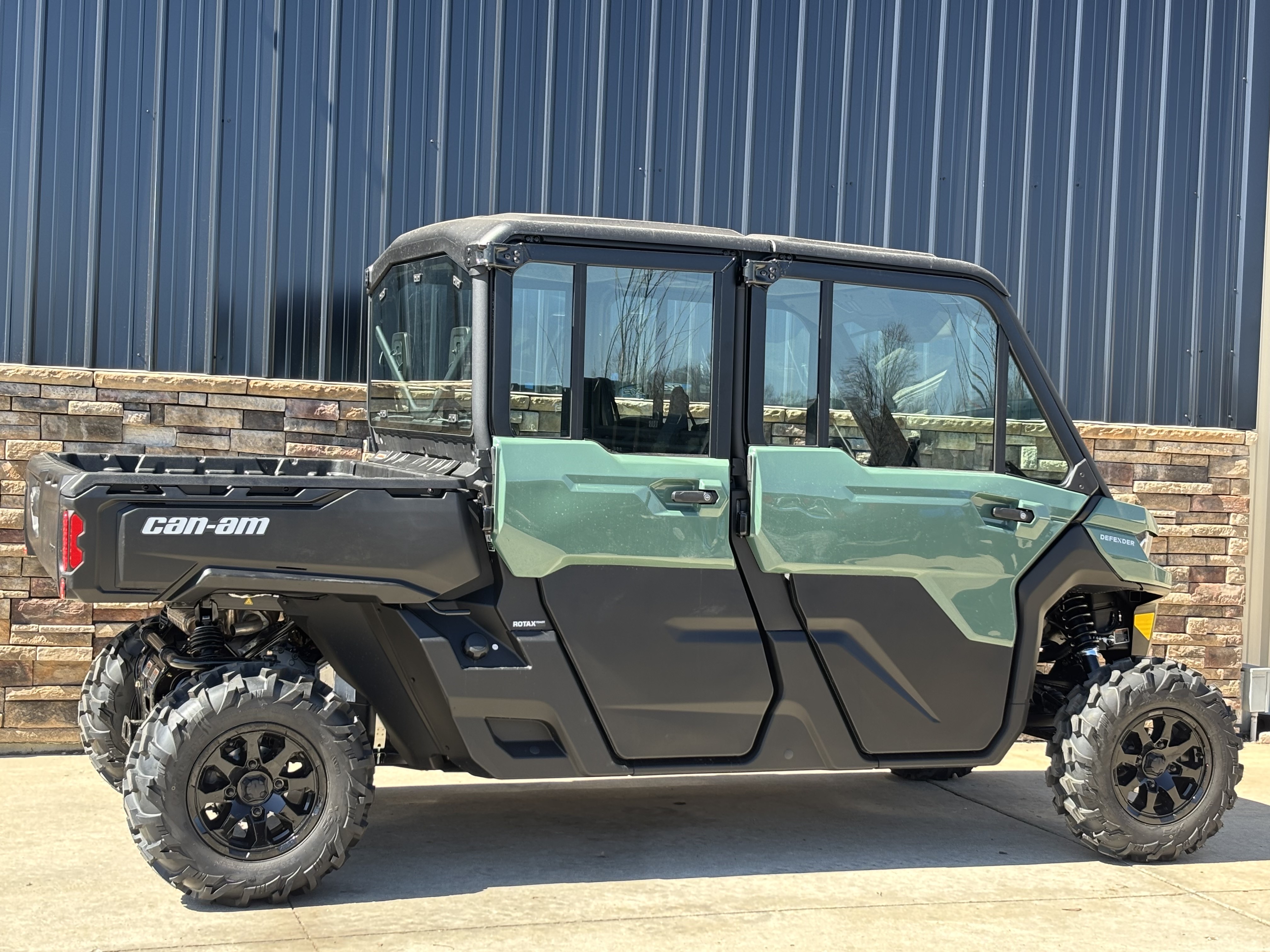 2026 Can-Am Defender MAX DPS CAB HD10 in Columbia, Missouri - Photo 3
