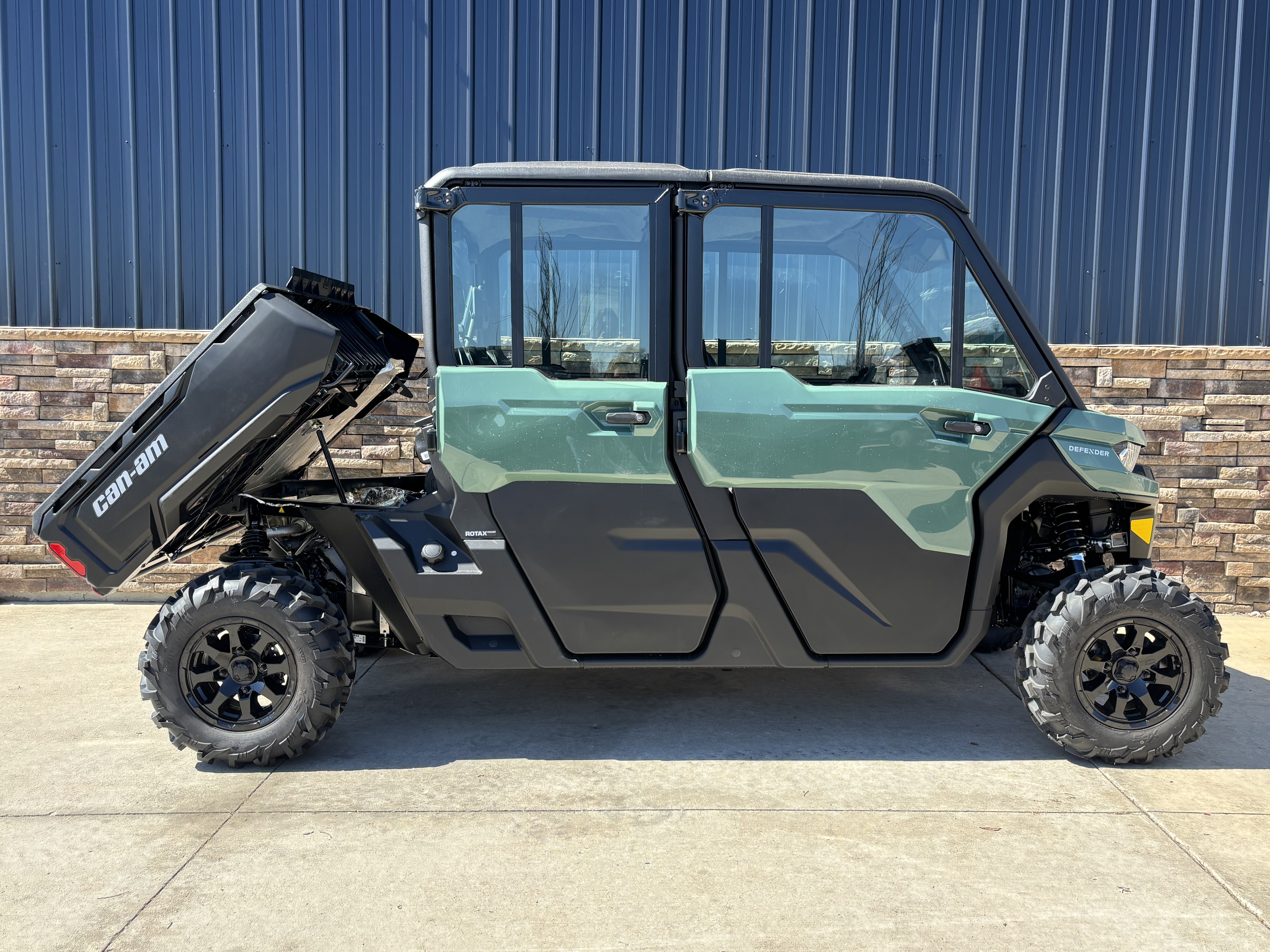 2026 Can-Am Defender MAX DPS CAB HD10 in Columbia, Missouri - Photo 8