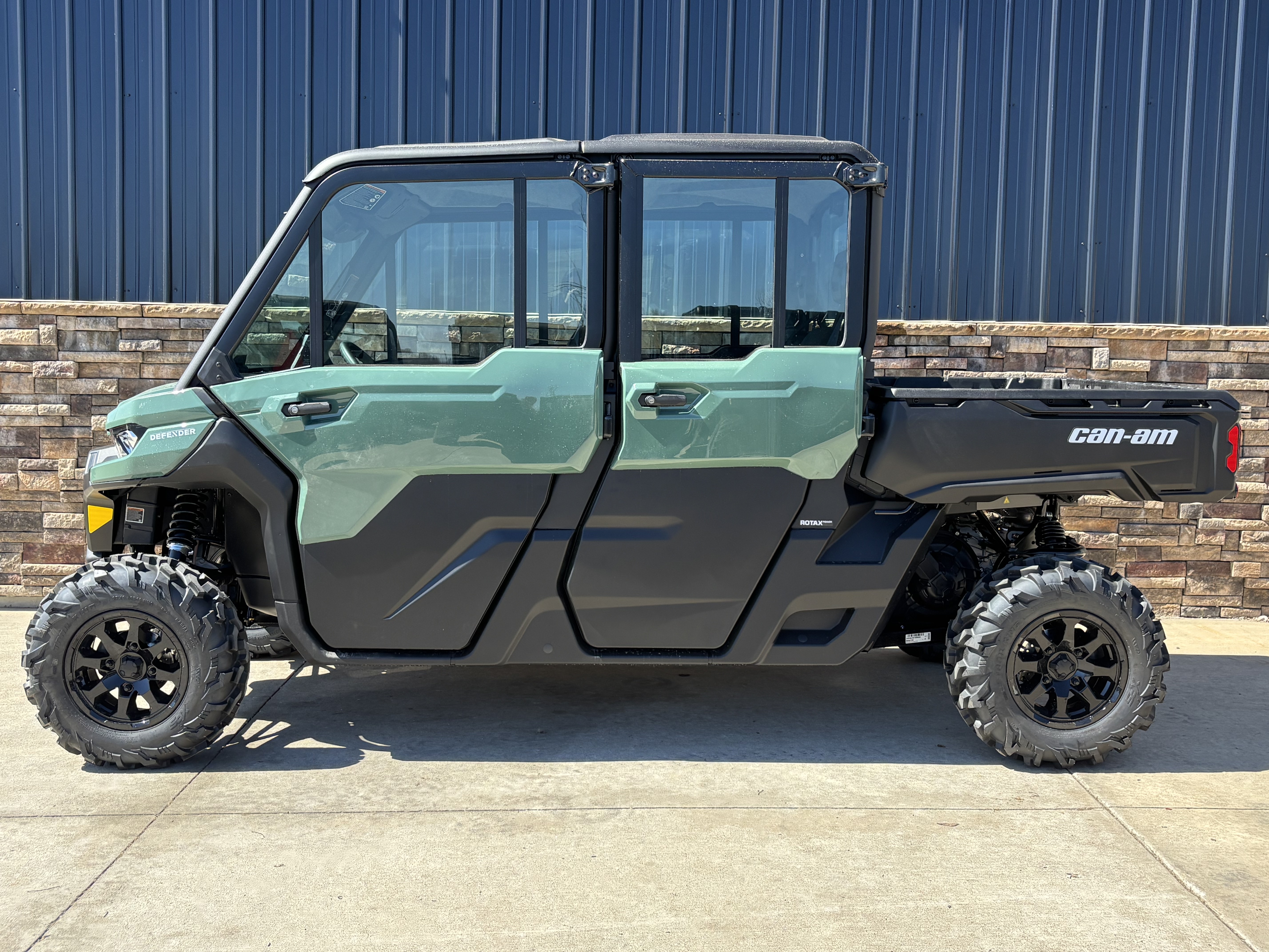 2026 Can-Am Defender MAX DPS CAB HD10 in Columbia, Missouri - Photo 16