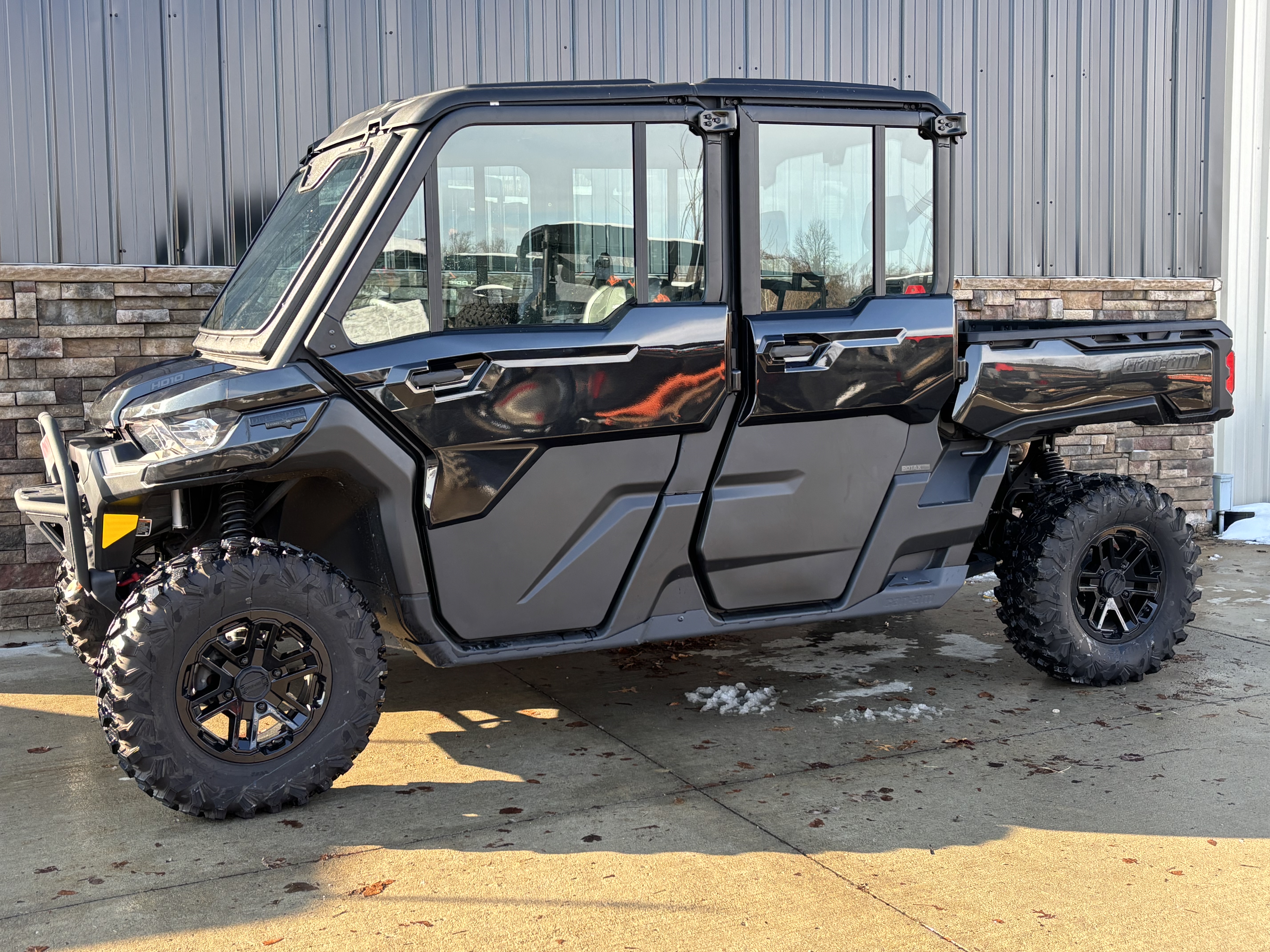 2025 Can-Am Defender MAX Lone Star in Columbia, Missouri - Photo 2