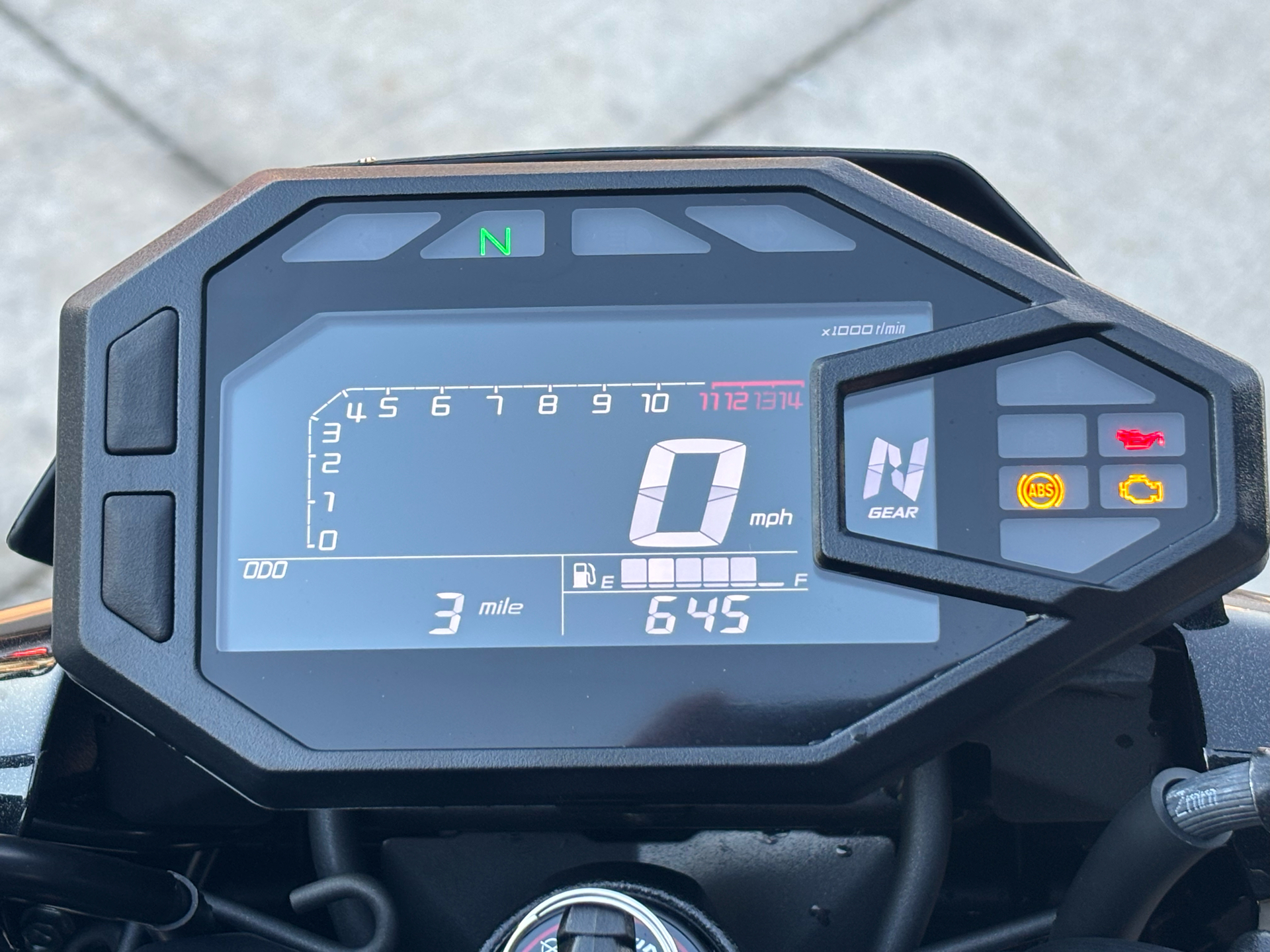 2025 Kawasaki Z500 ABS in Columbia, Missouri - Photo 8