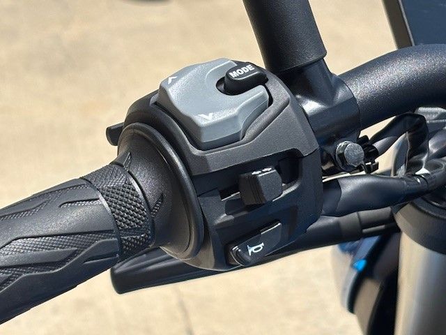 2024 Suzuki GSX-8S in Columbia, Missouri - Photo 6