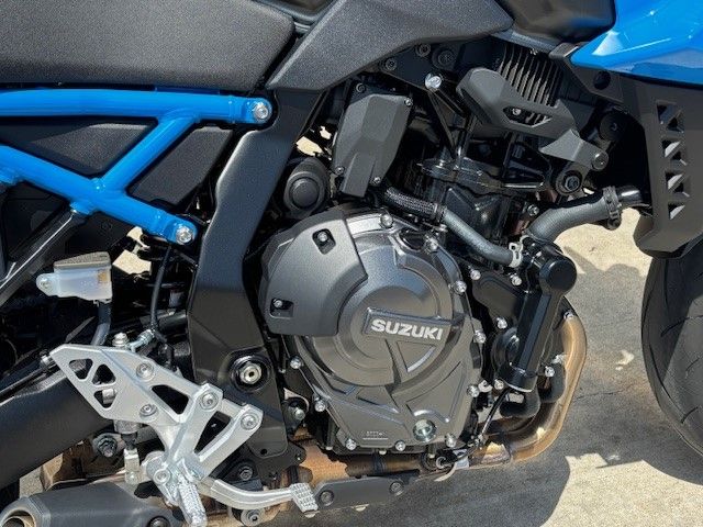 2024 Suzuki GSX-8S in Columbia, Missouri - Photo 9