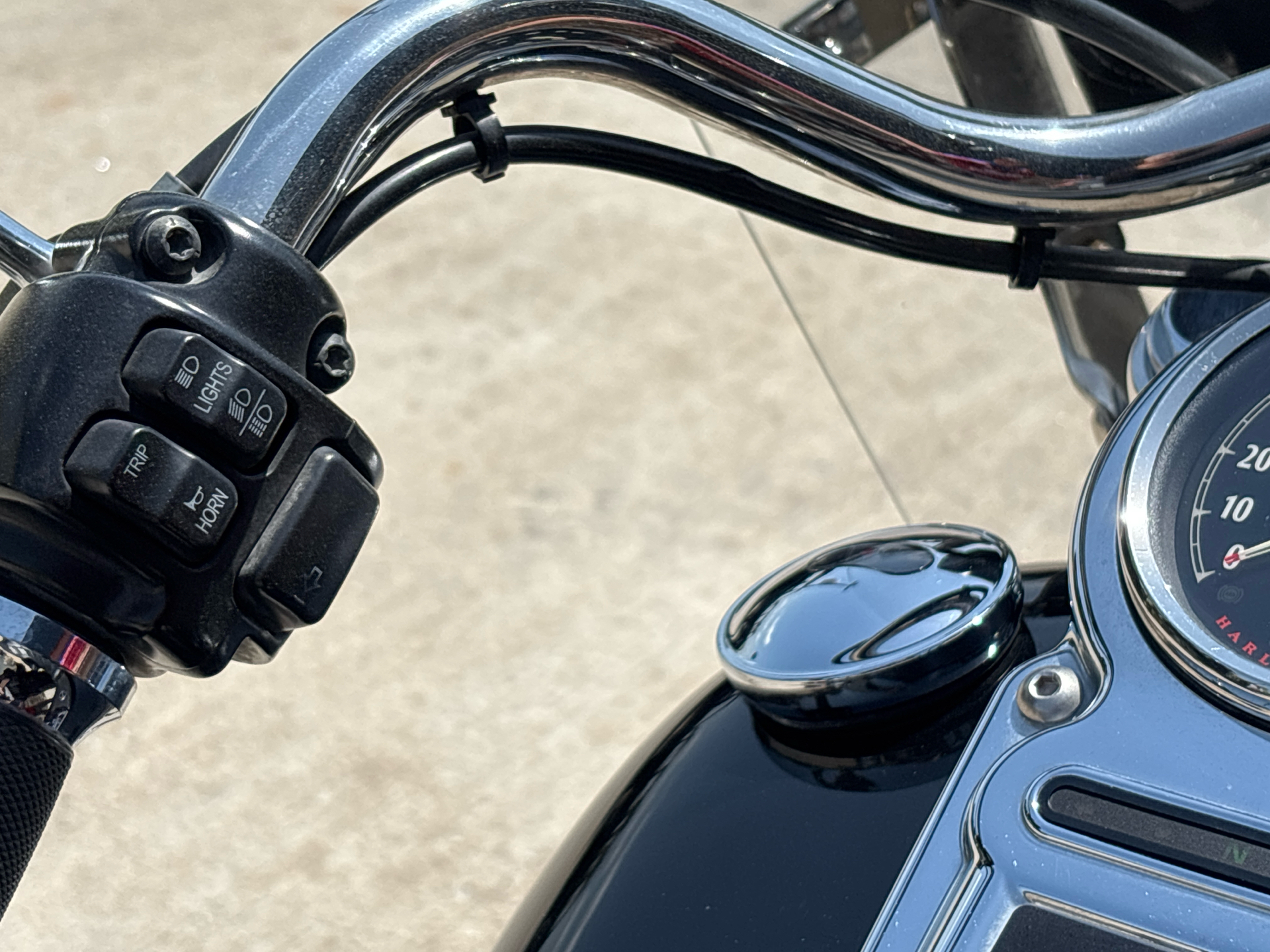 2013 Harley-Davidson Dyna® Super Glide® Custom in Columbia, Missouri - Photo 10