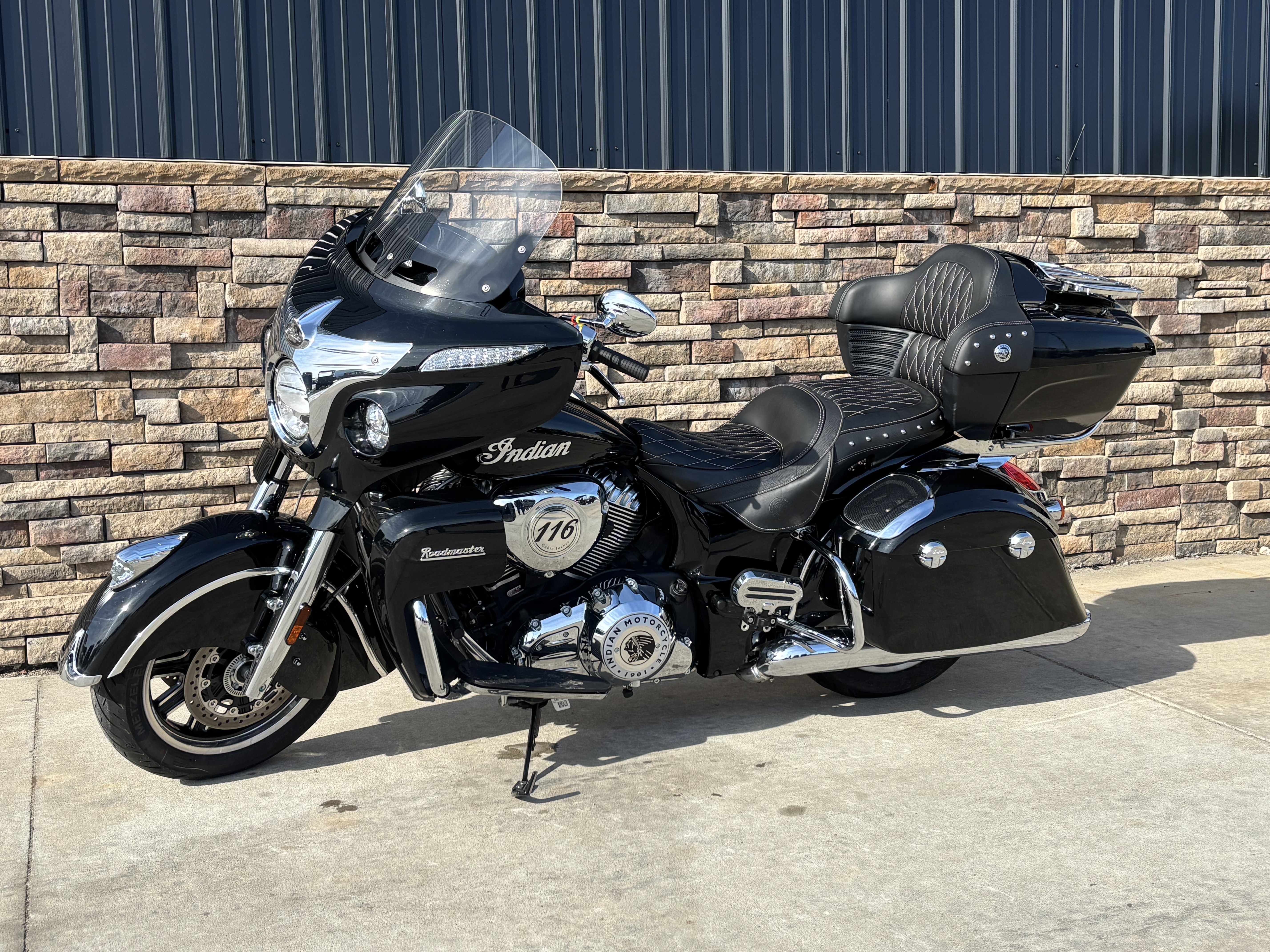 2024 Indian Motorcycle Roadmaster® with PowerBand Audio Package in Columbia, Missouri - Photo 2