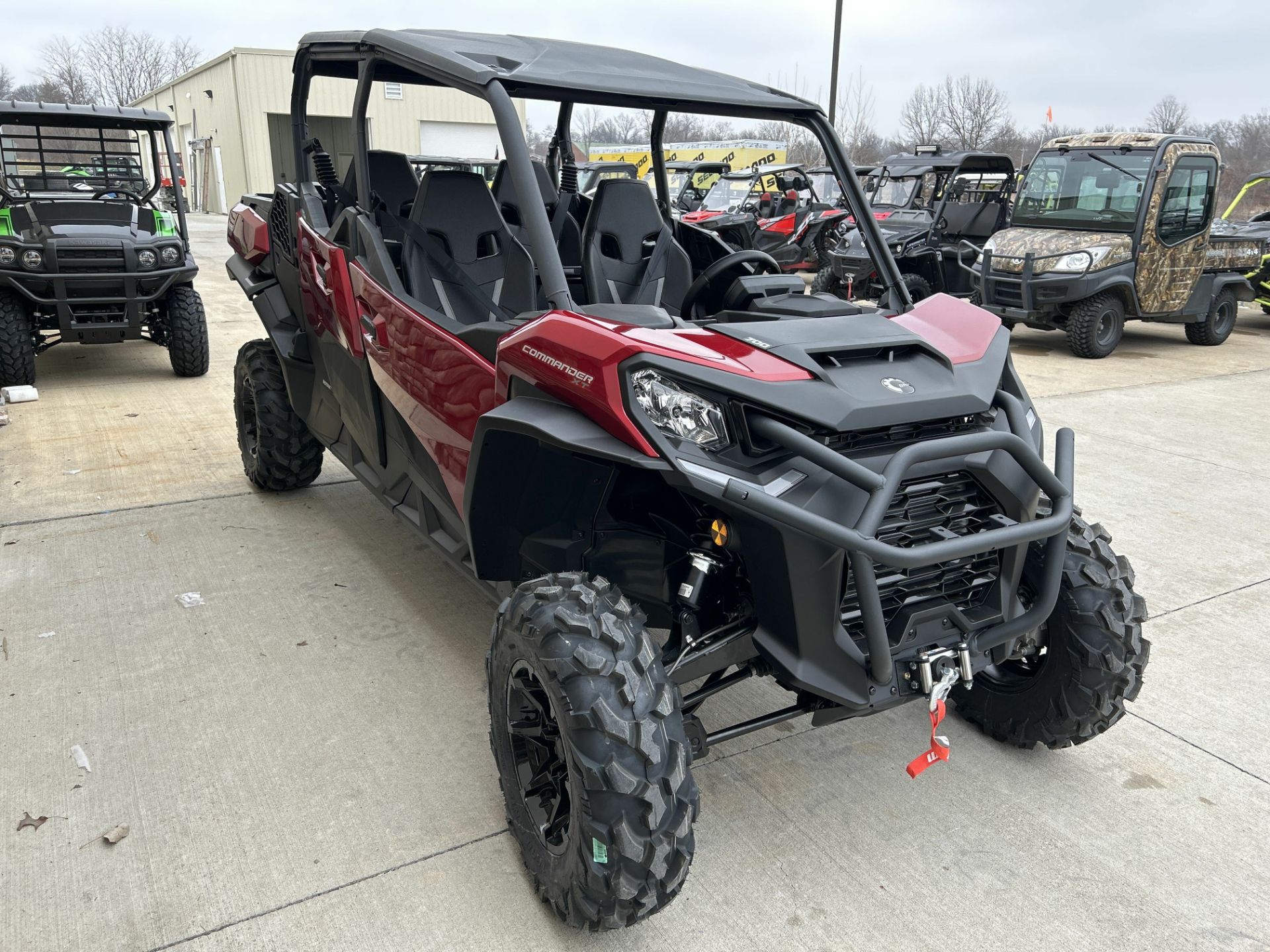 2024 Can-Am Commander MAX XT 700 in Columbia, Missouri - Photo 4