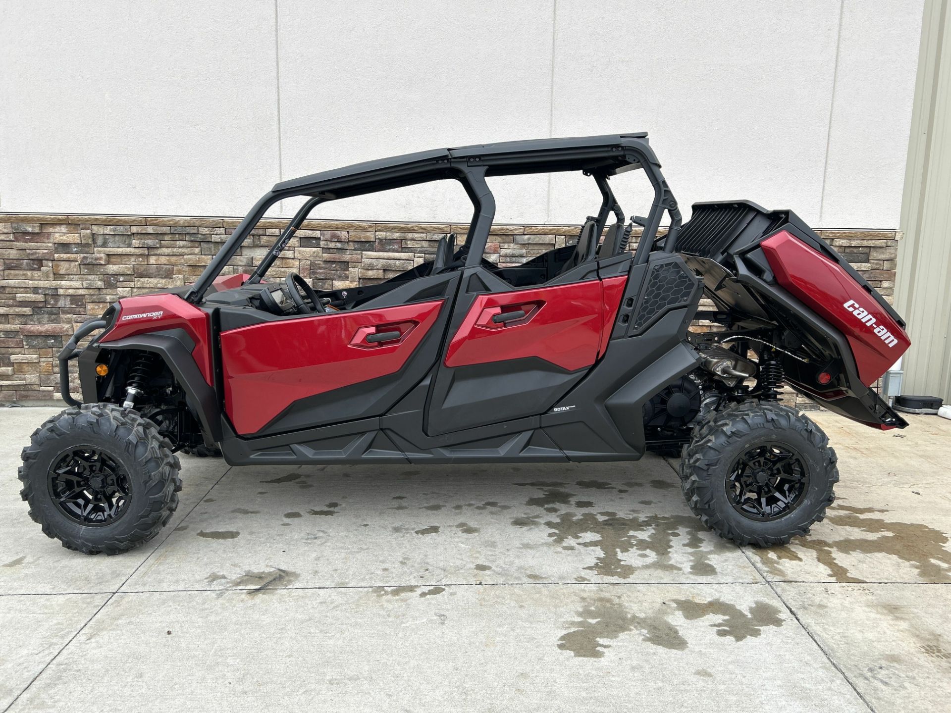 2024 Can-Am Commander MAX XT 700 in Columbia, Missouri - Photo 7