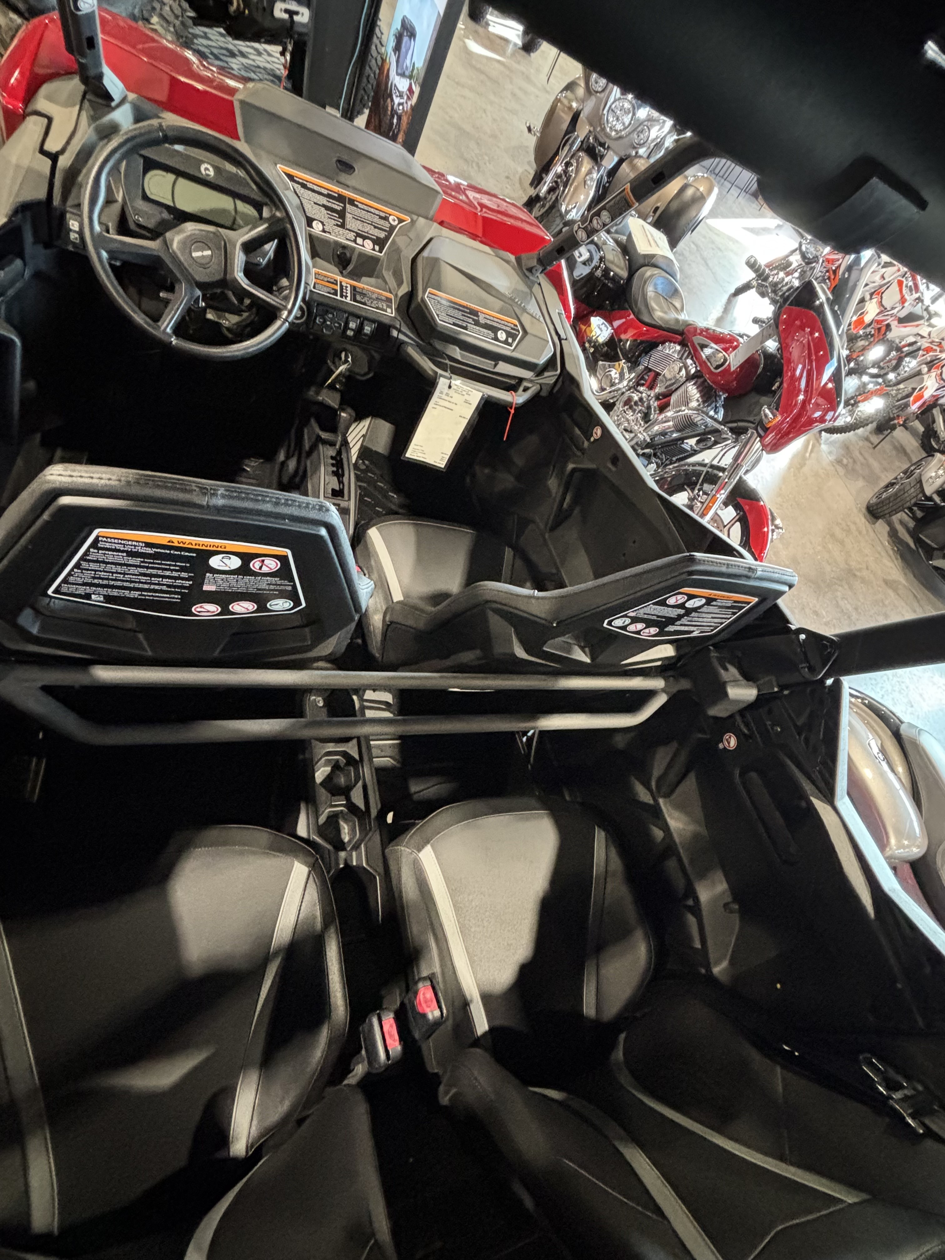 2024 Can-Am Commander MAX XT 700 in Columbia, Missouri - Photo 9