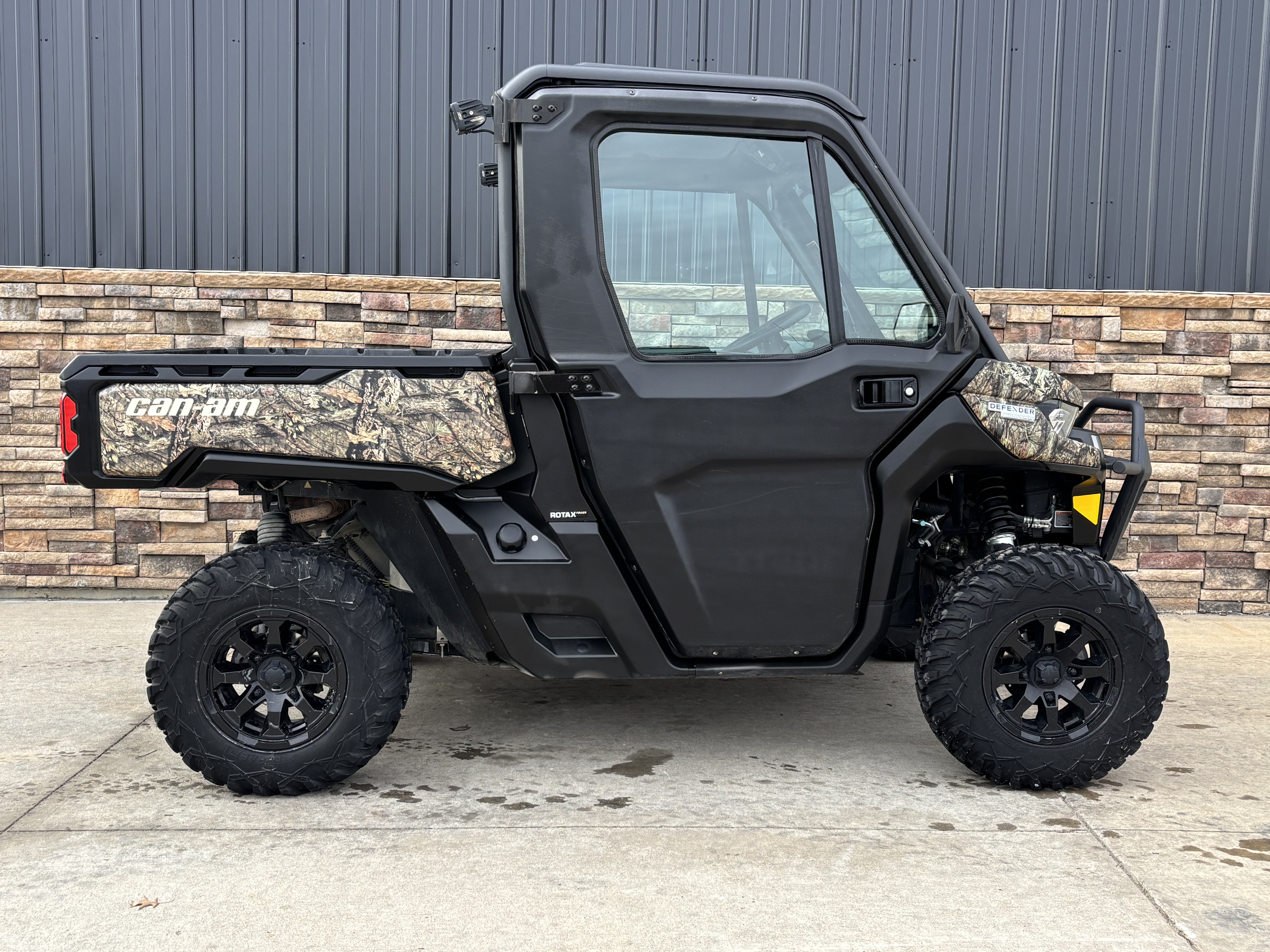 2021 Can-Am Defender Limited HD10 in Columbia, Missouri - Photo 1