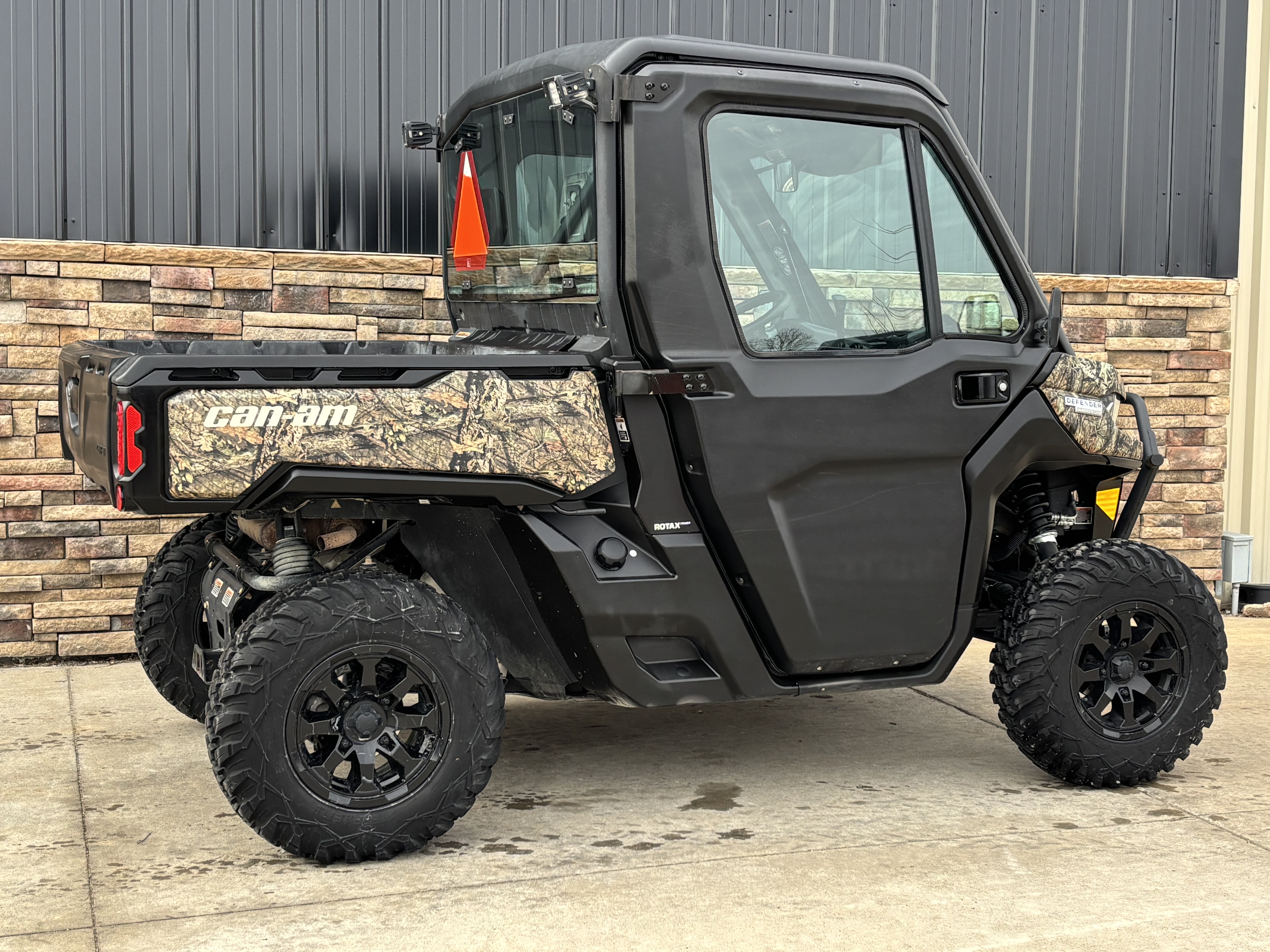 2021 Can-Am Defender Limited HD10 in Columbia, Missouri - Photo 2