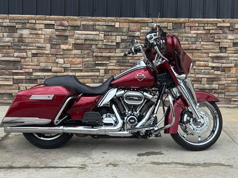 2017 Harley-Davidson Street Glide® Special in Columbia, Missouri - Photo 17