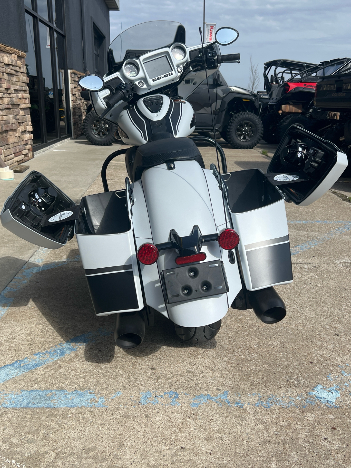 2024 Indian Motorcycle Chieftain® Dark Horse® with PowerBand Audio Package in Columbia, Missouri - Photo 4