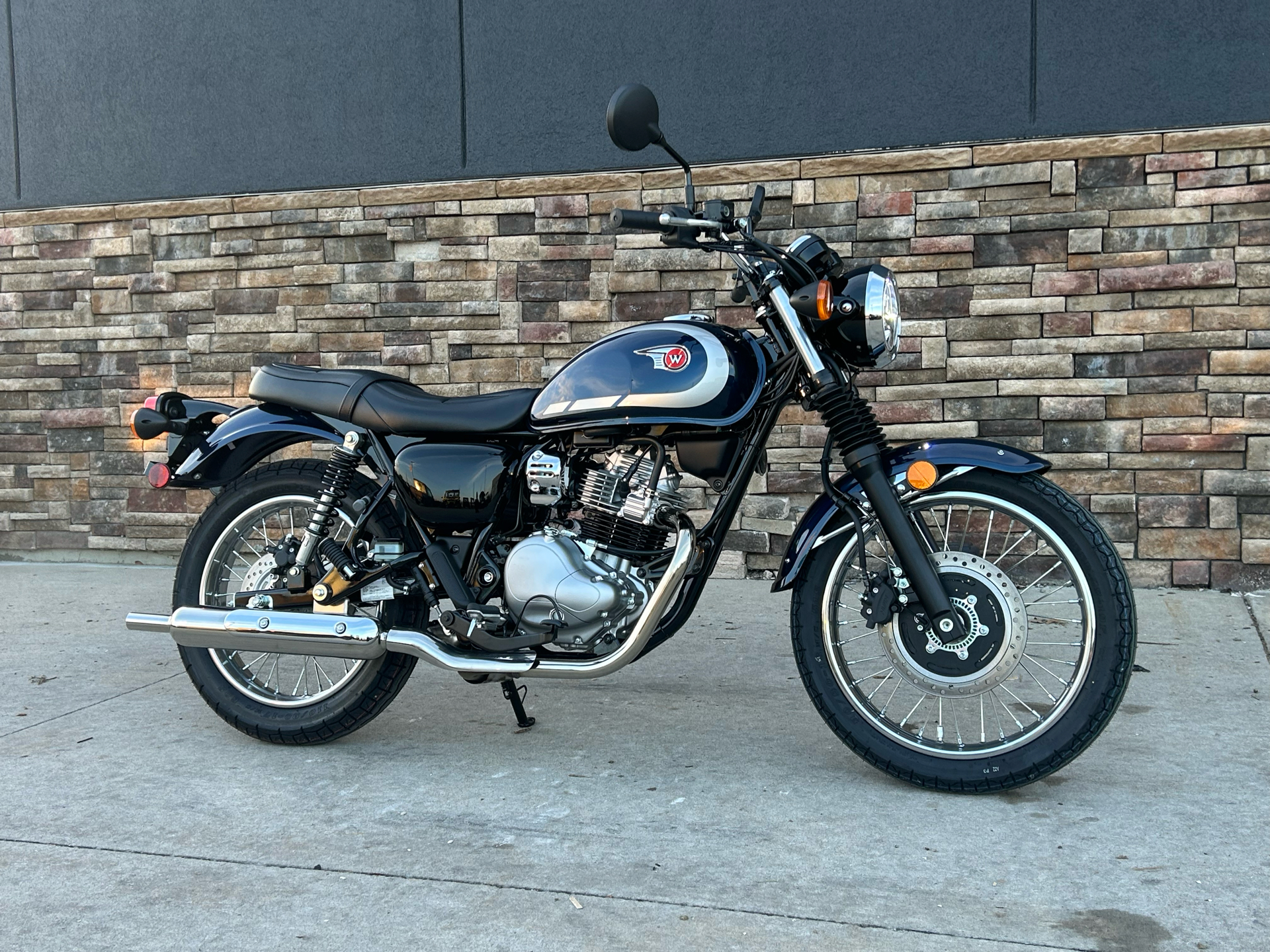 2025 Kawasaki W230 ABS in Columbia, Missouri - Photo 8