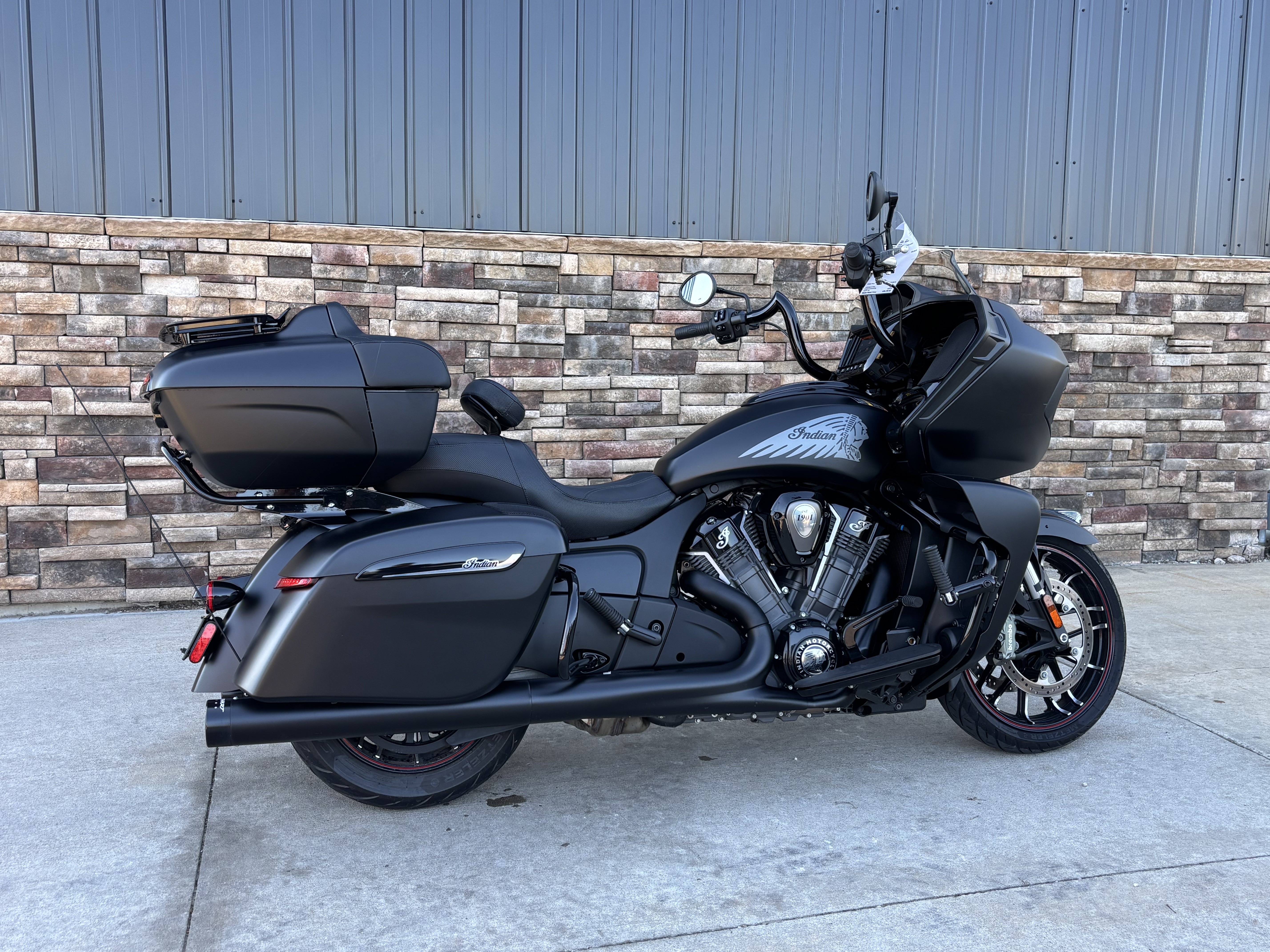2023 Indian Motorcycle Challenger® Dark Horse® in Columbia, Missouri - Photo 3