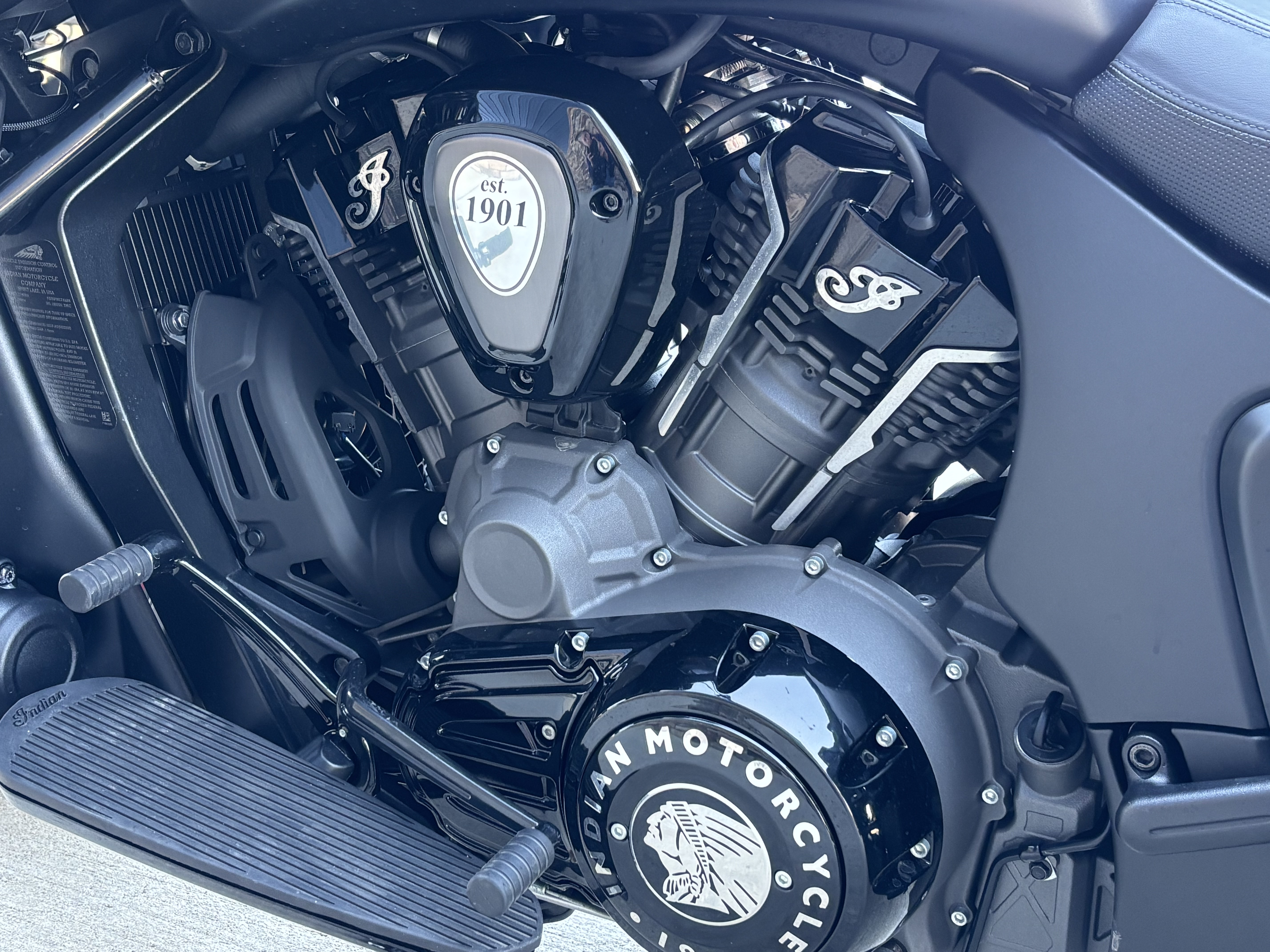 2023 Indian Motorcycle Challenger® Dark Horse® in Columbia, Missouri - Photo 12