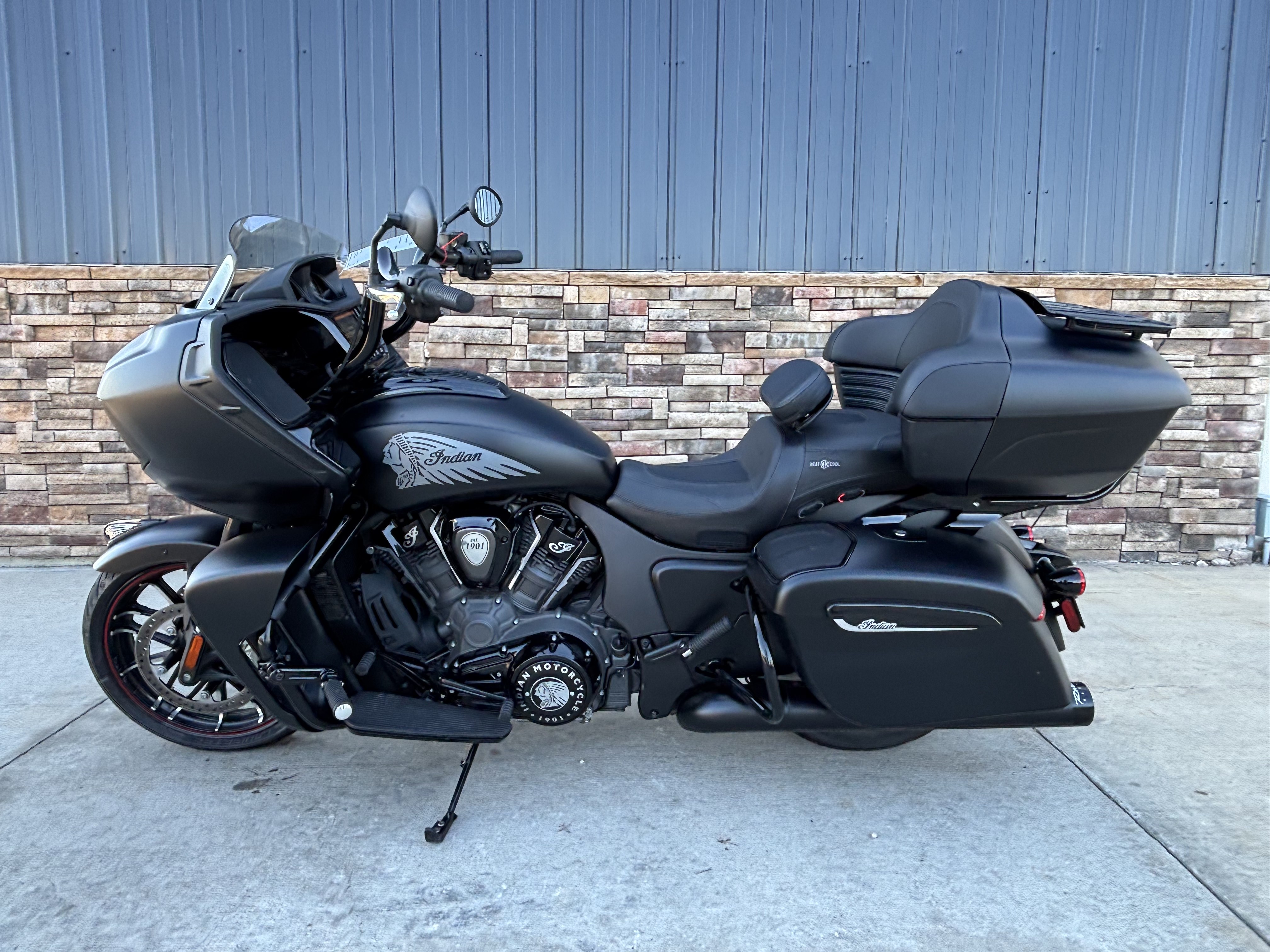 2023 Indian Motorcycle Challenger® Dark Horse® in Columbia, Missouri - Photo 17