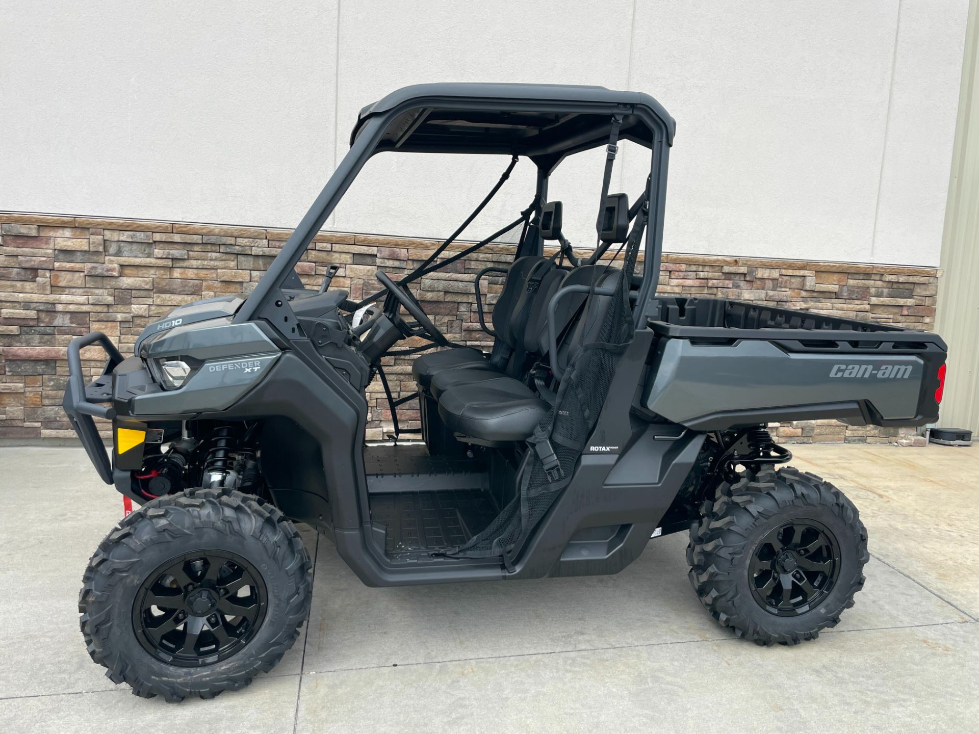 2024 Can-Am Defender XT HD10 in Columbia, Missouri - Photo 1