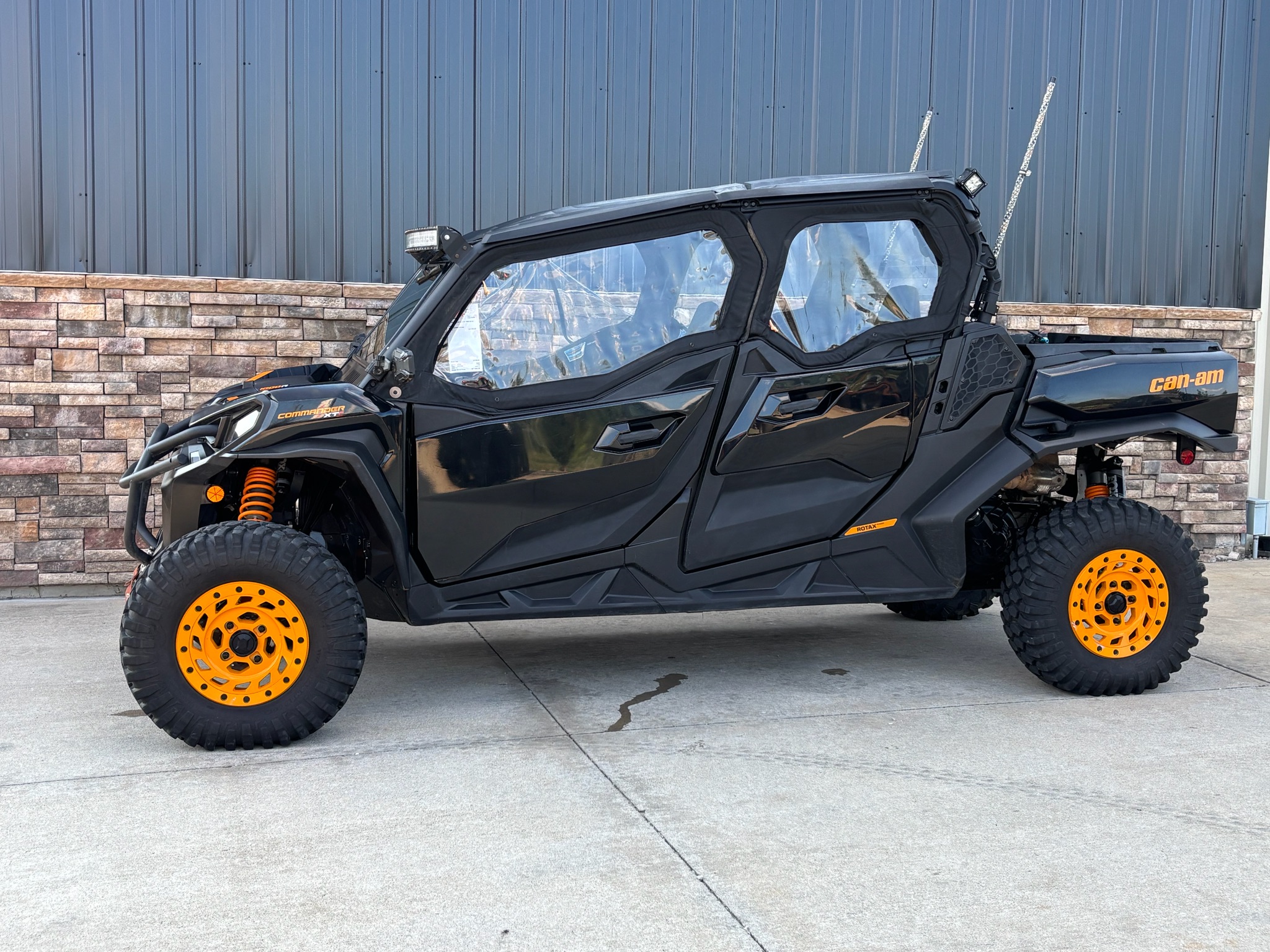 Used 2022 Can-Am Commander MAX XT-P 1000R, Columbia MO | Specs