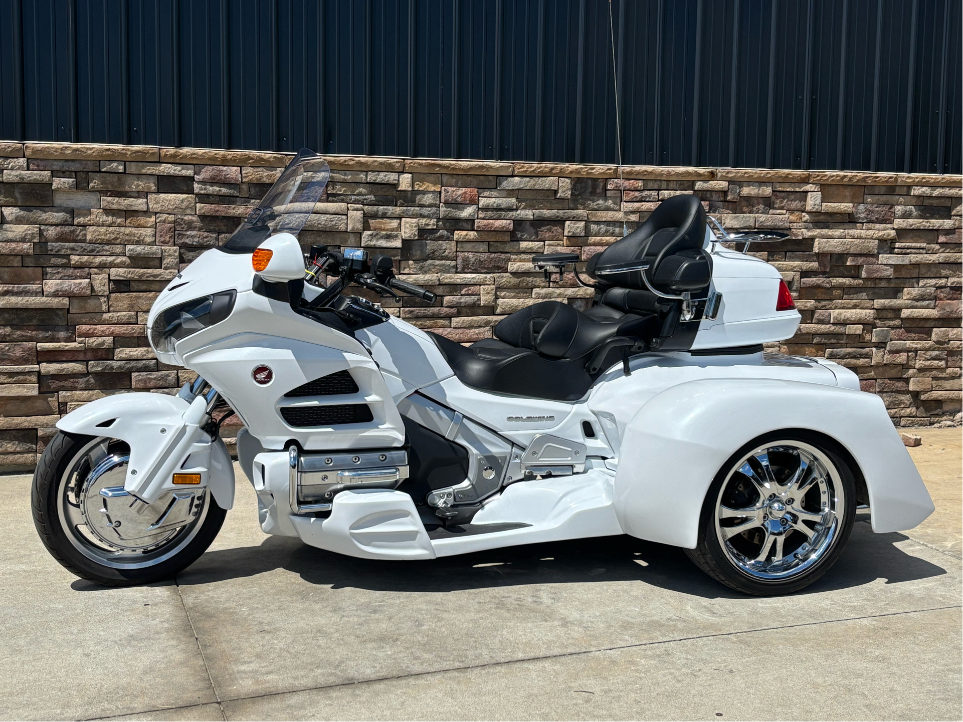 2016 Honda Gold Wing Audio Comfort in Columbia, Missouri - Photo 2