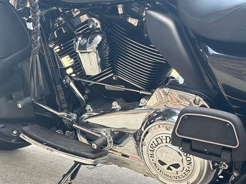 2017 Harley-Davidson Ultra Limited in Columbia, Missouri - Photo 9