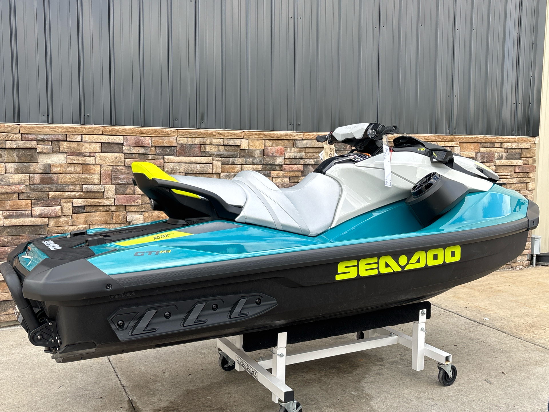 2025 Sea-Doo GTI SE 170 + Tech Package, audio, iDF, iBR in Columbia, Missouri - Photo 2