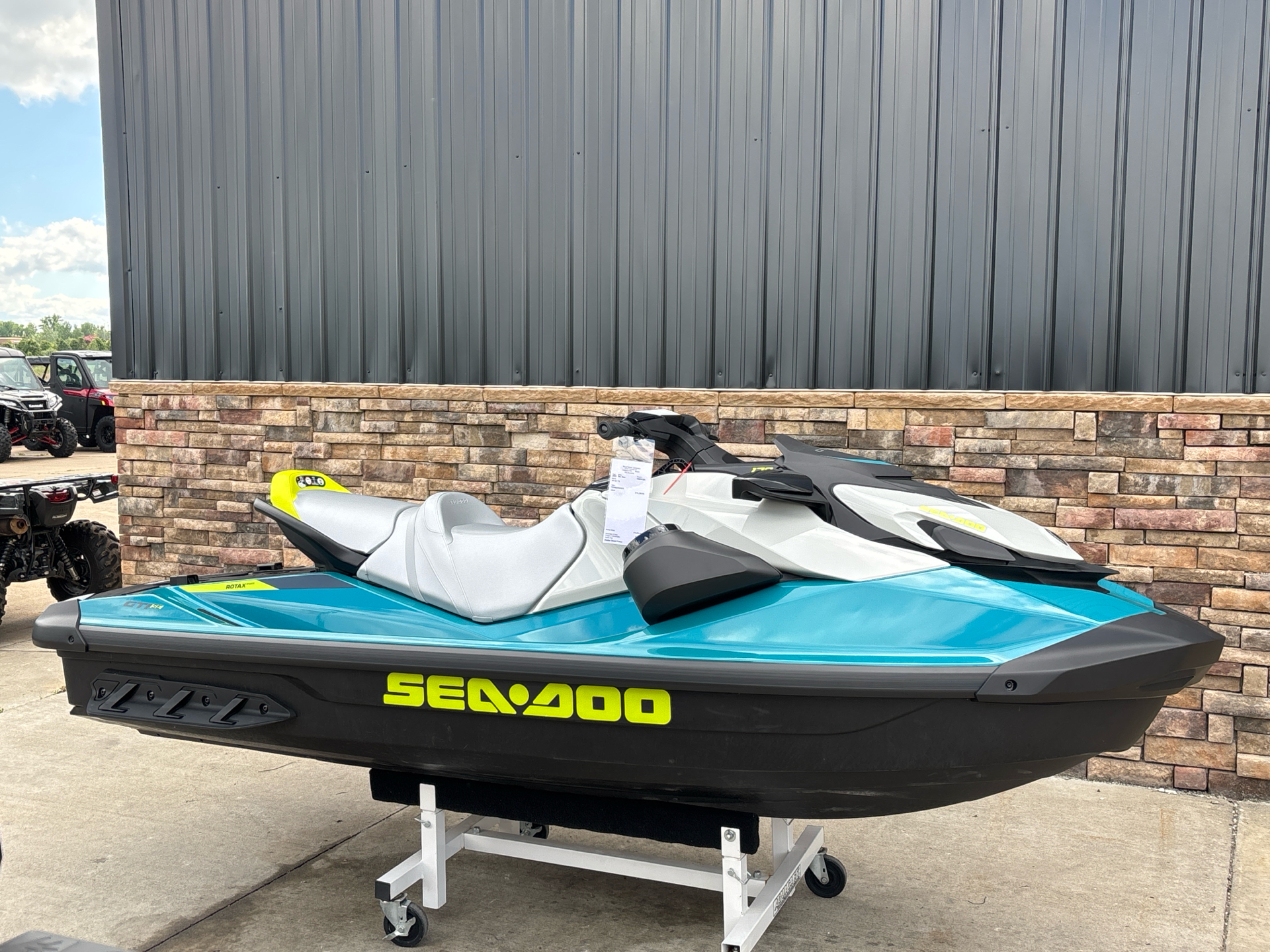 2025 Sea-Doo GTI SE 170 + Tech Package, audio, iDF, iBR in Columbia, Missouri - Photo 3
