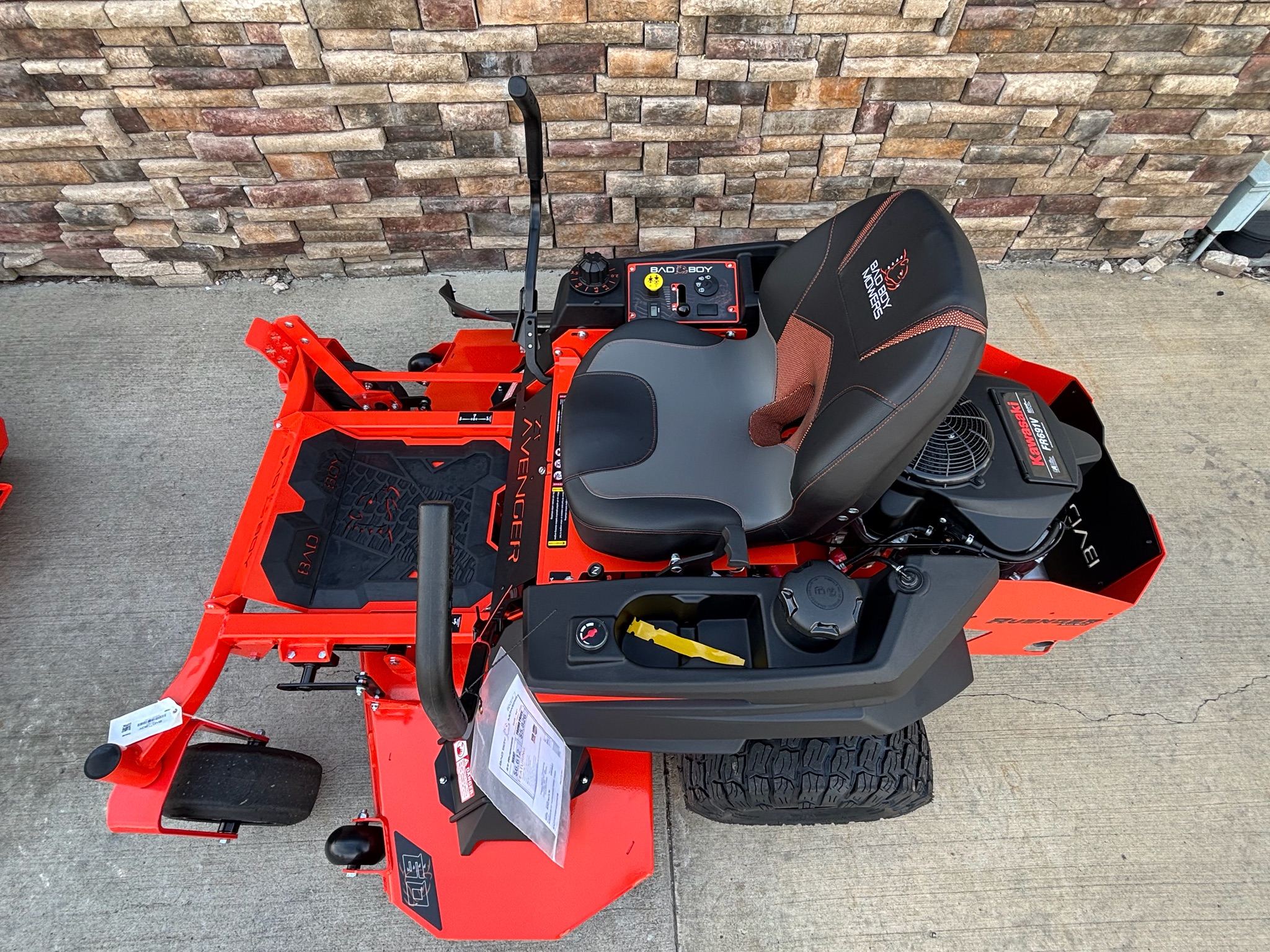 New Bad Boy Mowers ZT Avenger 60 in. Kawasaki FR691 23 hp