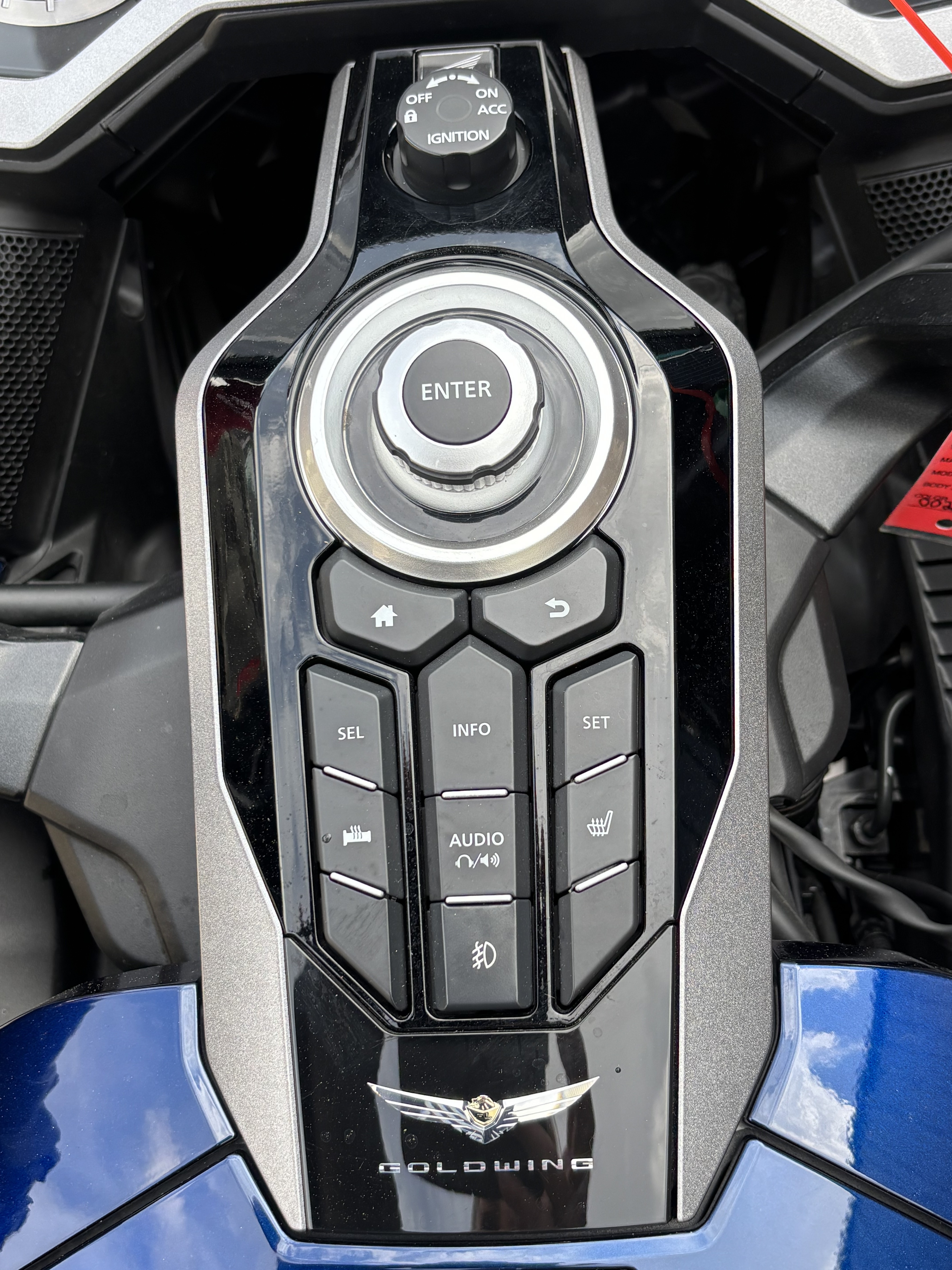 2018 Honda Gold Wing Tour in Columbia, Missouri - Photo 12