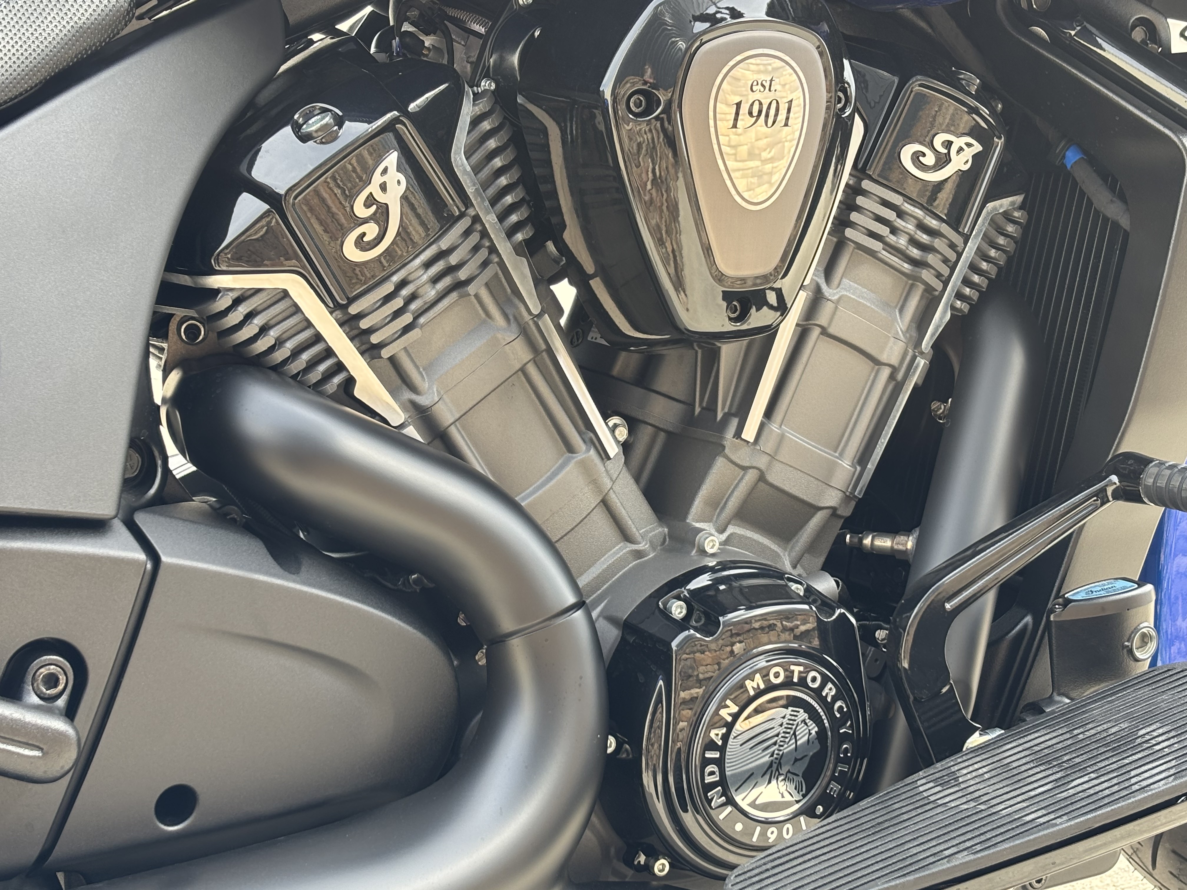 2026 Indian Motorcycle Challenger® Dark Horse® in Columbia, Missouri - Photo 9