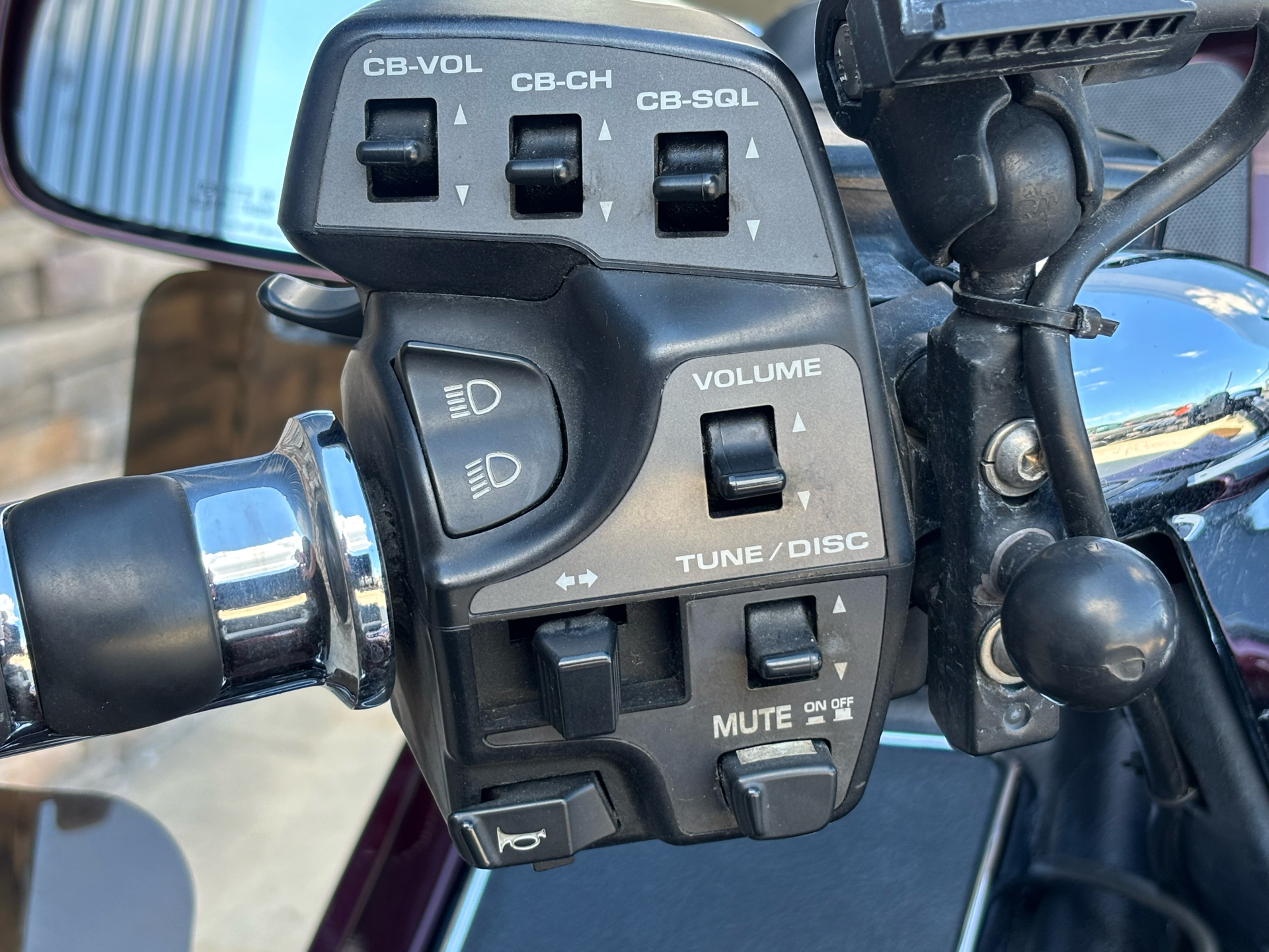 2006 Honda Gold Wing® Premium Audio in Columbia, Missouri - Photo 9