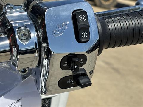 2019 Indian Motorcycle Chieftain® Limited ABS in Columbia, Missouri - Photo 11