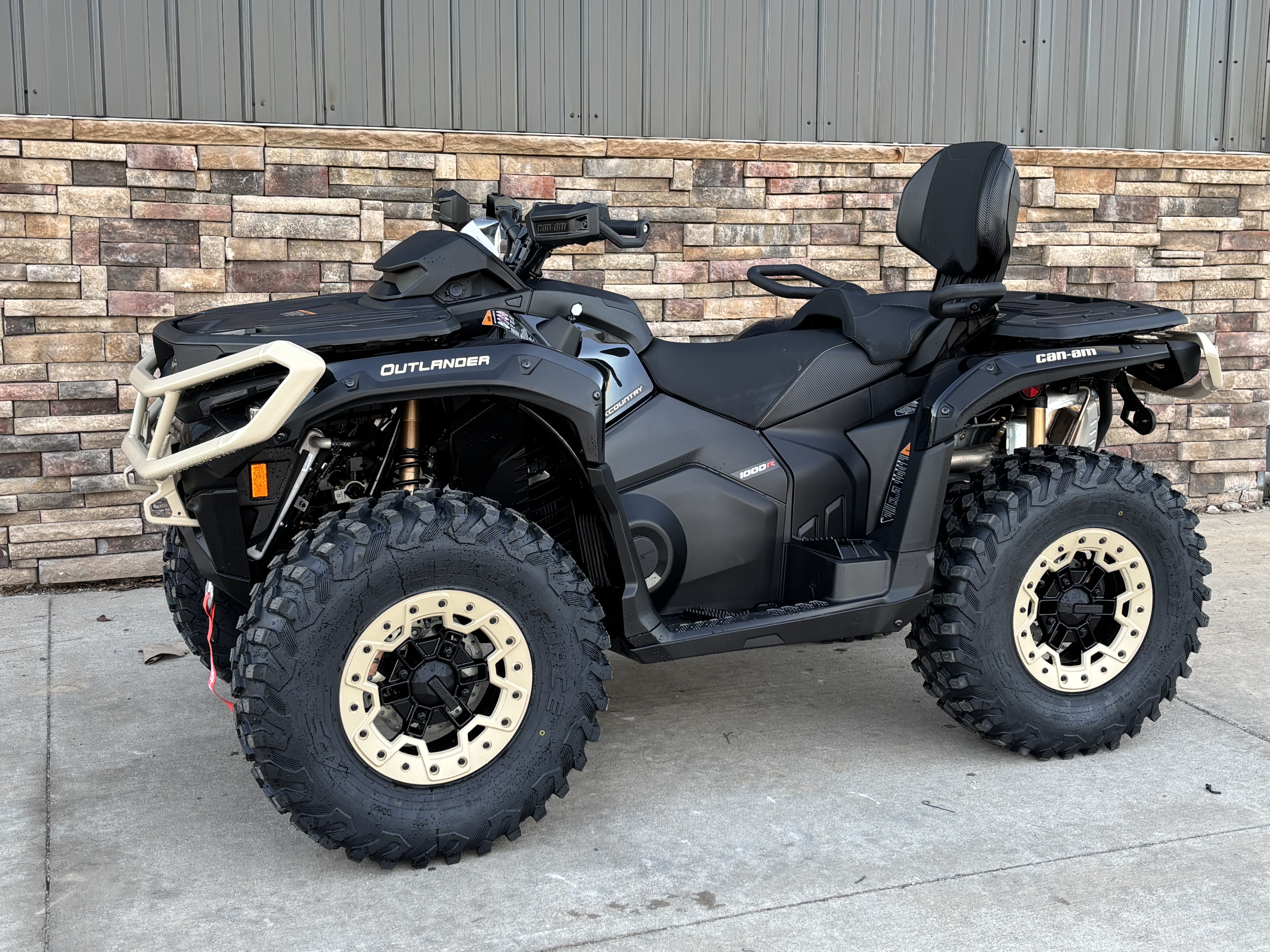 2026 Can-Am Outlander MAX Backcountry 1000R in Columbia, Missouri - Photo 2