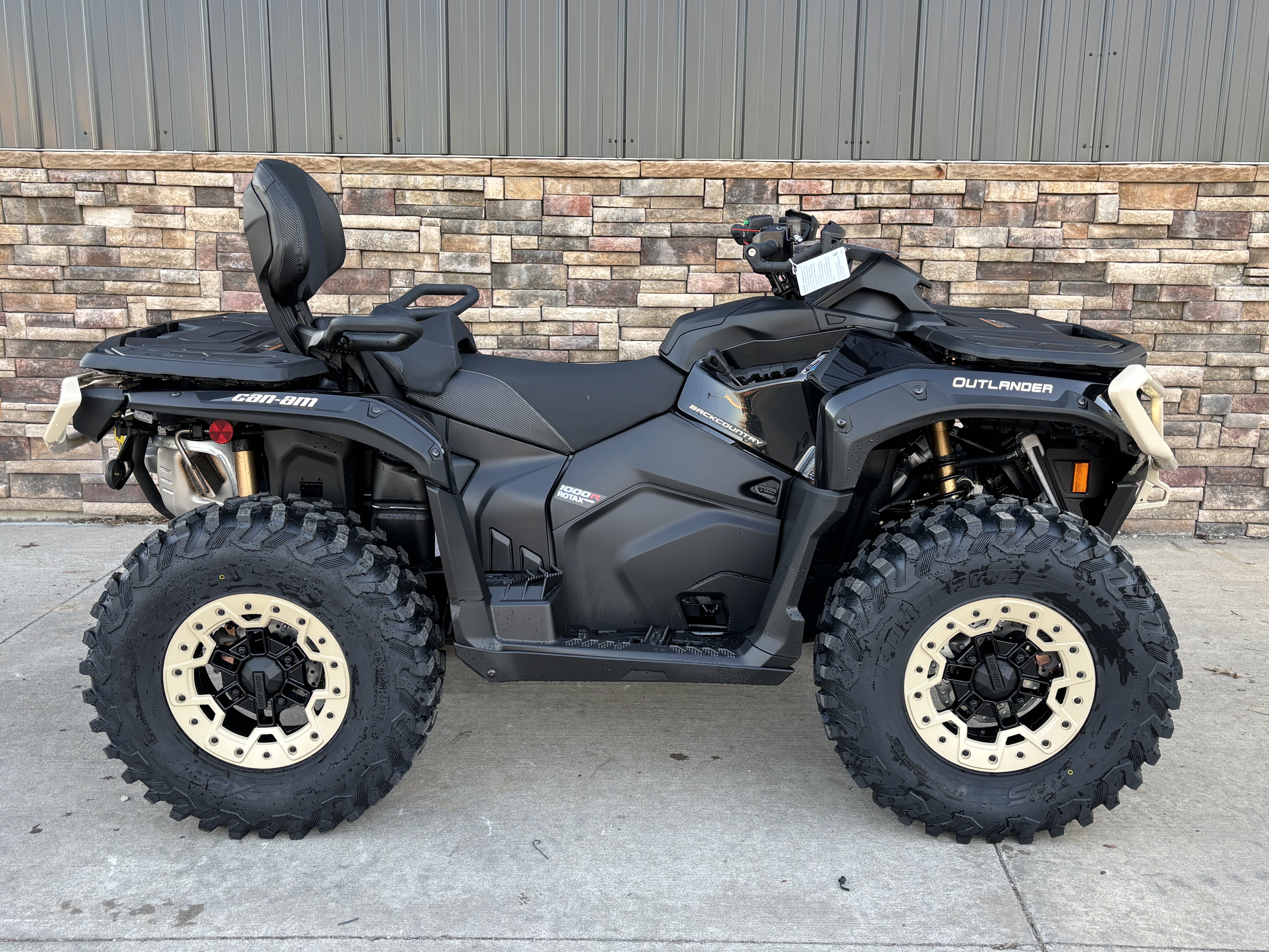 2026 Can-Am Outlander MAX Backcountry 1000R in Columbia, Missouri - Photo 14