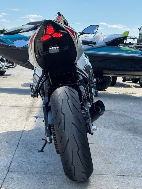 2025 Kawasaki Ninja ZX-6R in Columbia, Missouri - Photo 5