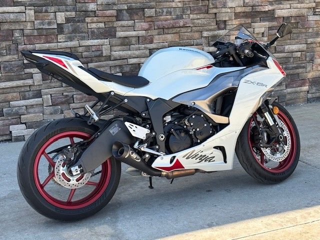2025 Kawasaki Ninja ZX-6R in Columbia, Missouri - Photo 2