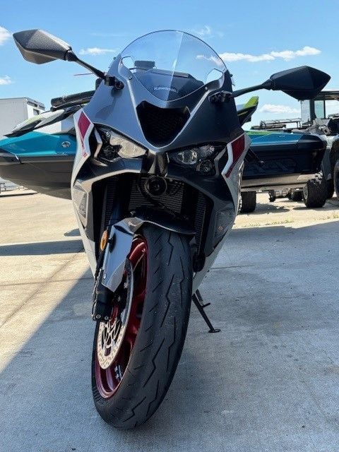 2025 Kawasaki Ninja ZX-6R in Columbia, Missouri - Photo 4