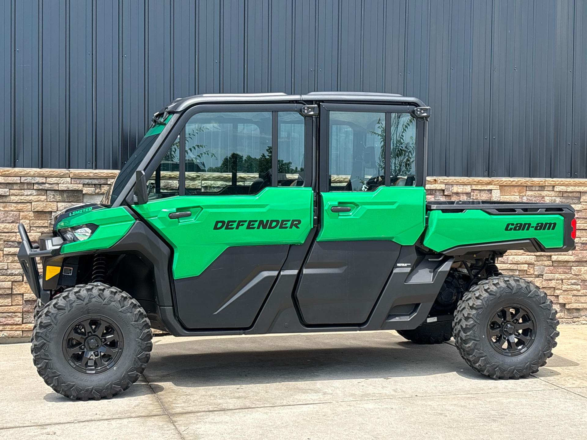 2024 Can-Am Defender MAX Limited in Columbia, Missouri - Photo 2