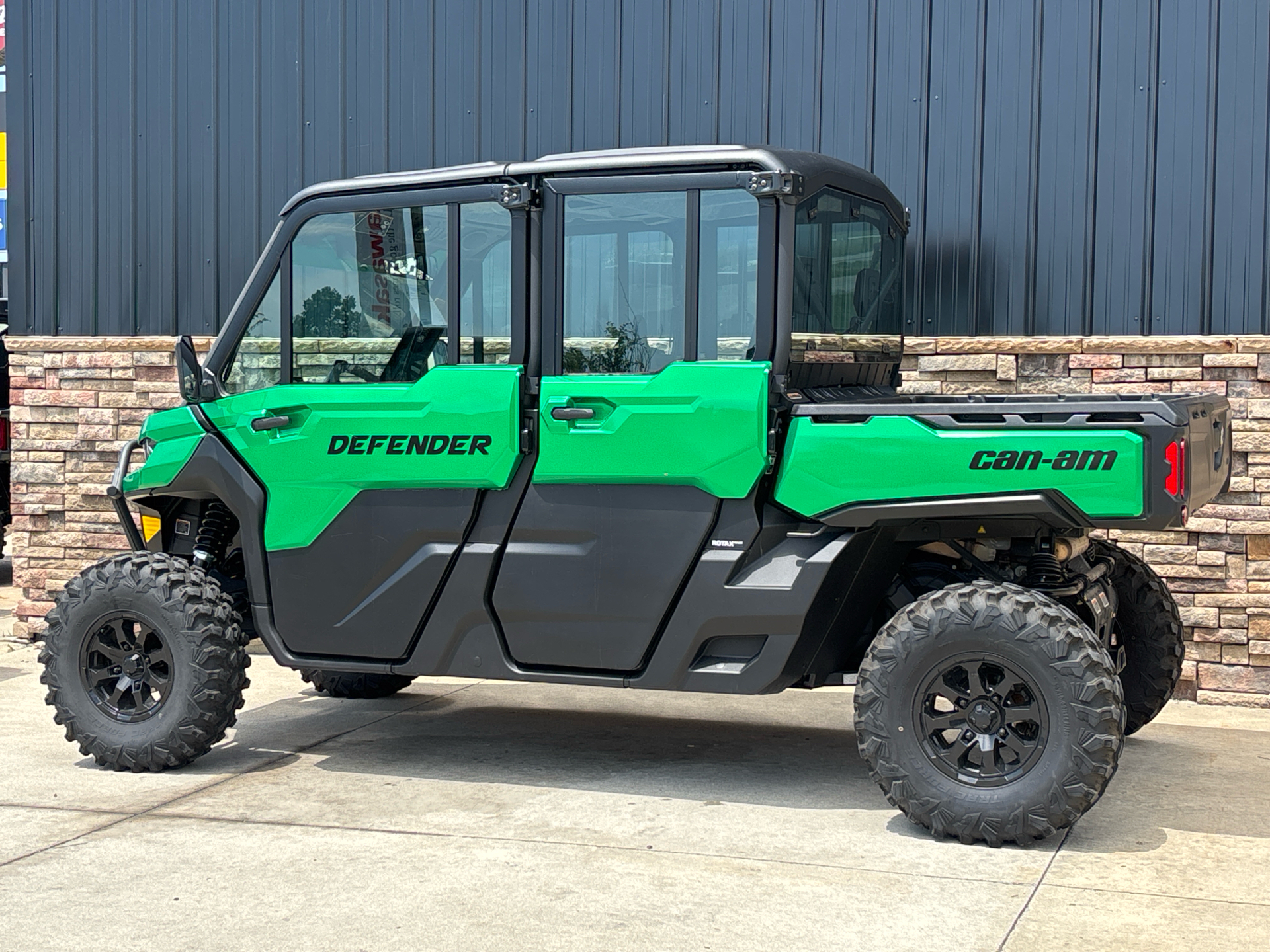 2024 Can-Am Defender MAX Limited in Columbia, Missouri - Photo 3