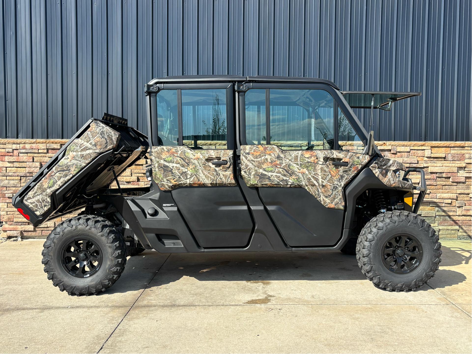2024 Can-Am Defender MAX Limited in Columbia, Missouri - Photo 15