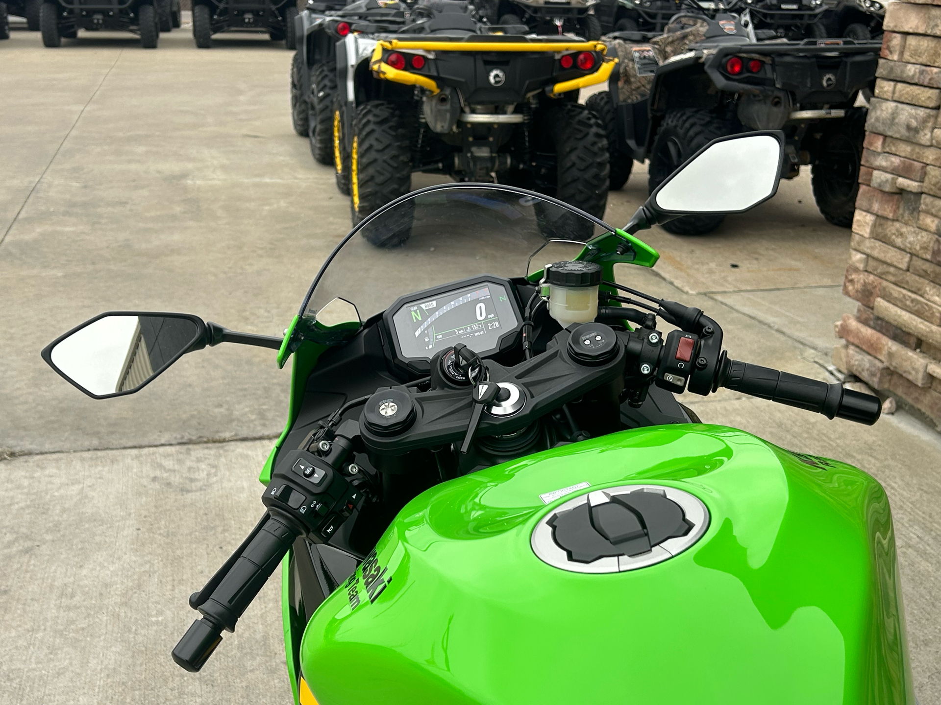 2025 Kawasaki Ninja ZX-6R KRT Edition in Columbia, Missouri - Photo 4