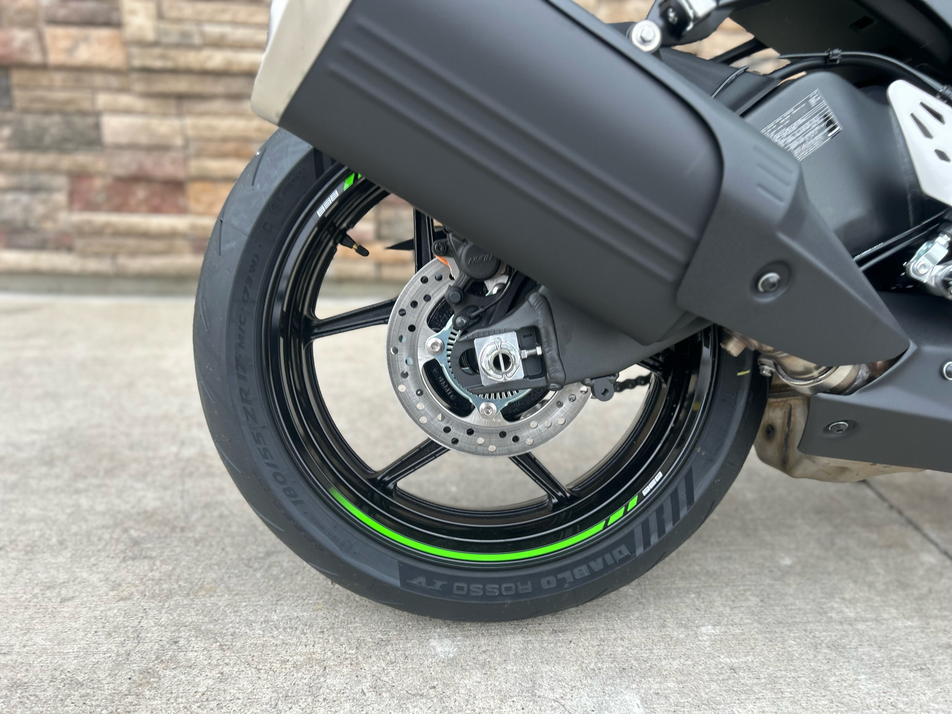 2025 Kawasaki Ninja ZX-6R KRT Edition in Columbia, Missouri - Photo 10