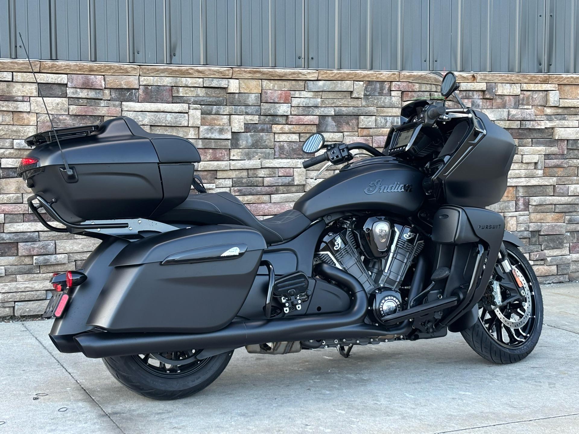 2024 Indian Motorcycle Pursuit® Dark Horse® with PowerBand Audio Package in Columbia, Missouri - Photo 4