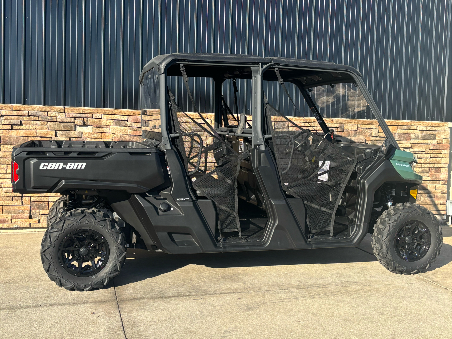 2025 Can-Am Defender MAX DPS HD9 in Columbia, Missouri - Photo 2