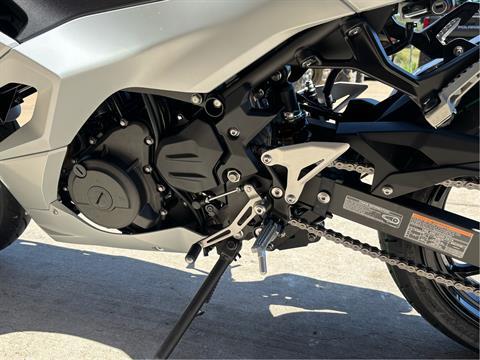 2025 Kawasaki Ninja 500 ABS in Columbia, Missouri - Photo 6