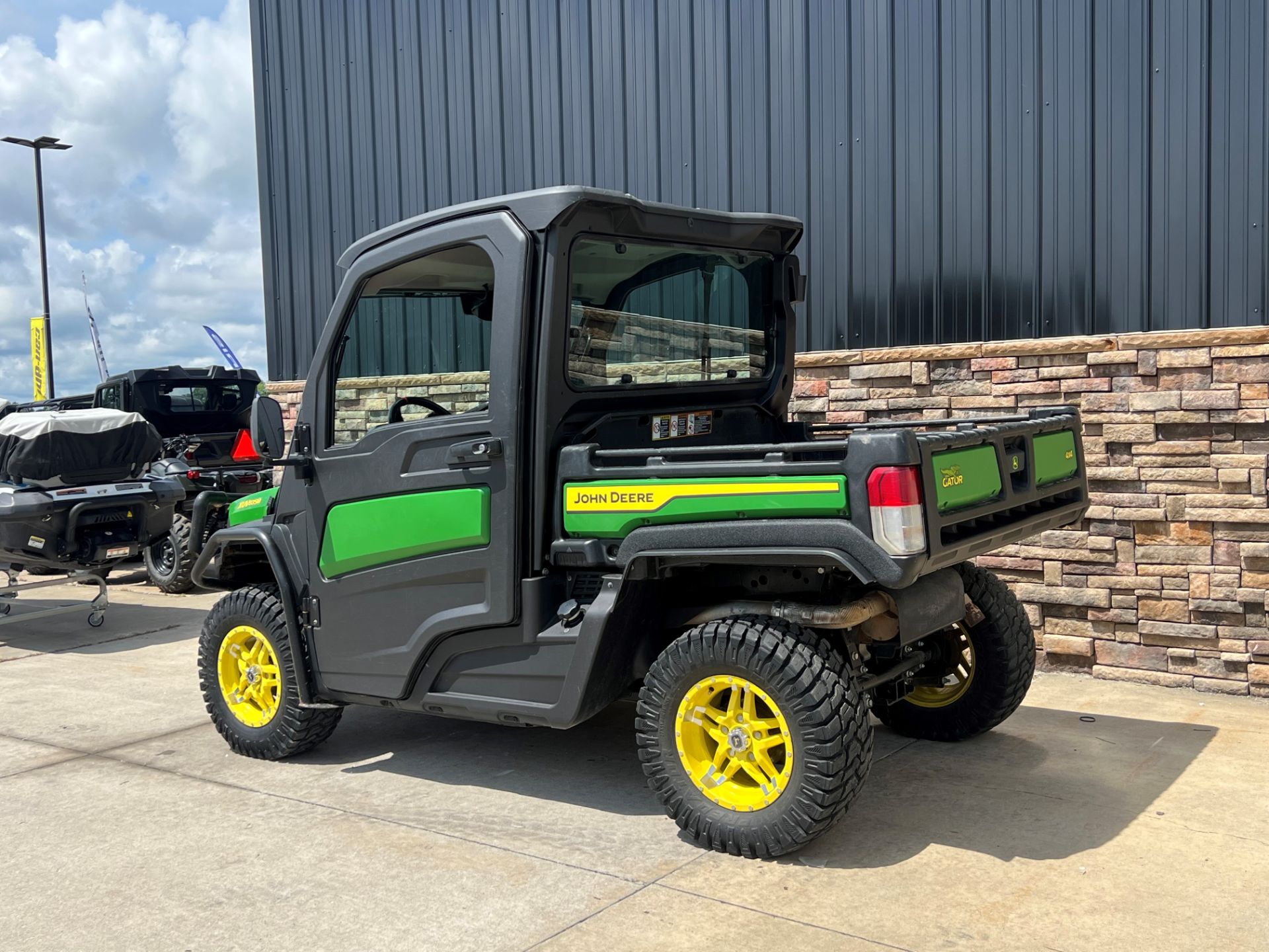 2023 John Deere XUV835M HVAC Cab in Columbia, Missouri - Photo 3
