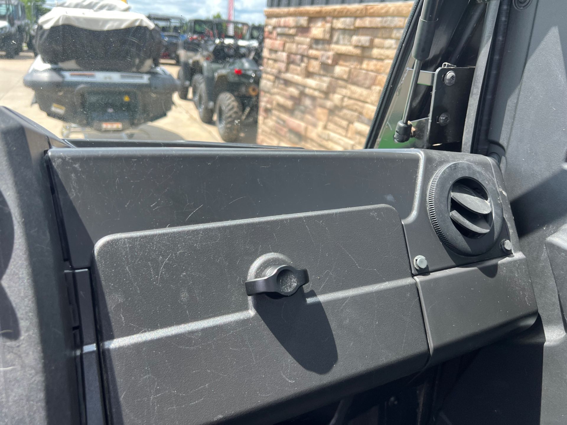 2023 John Deere XUV835M HVAC Cab in Columbia, Missouri - Photo 10