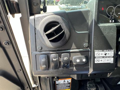 2023 John Deere XUV835M HVAC Cab in Columbia, Missouri - Photo 9