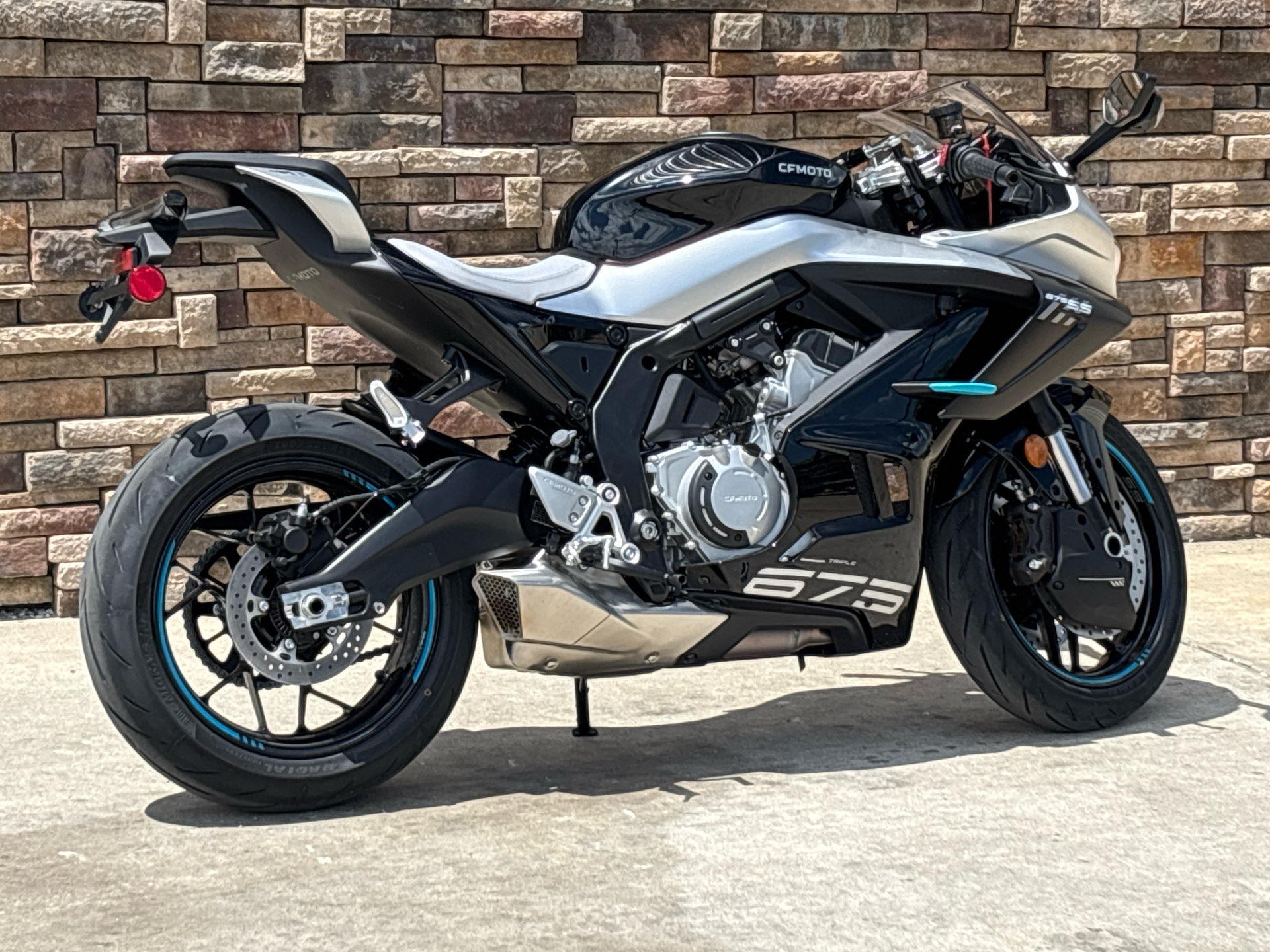 2025 CFMOTO 675SS in Columbia, Missouri - Photo 2